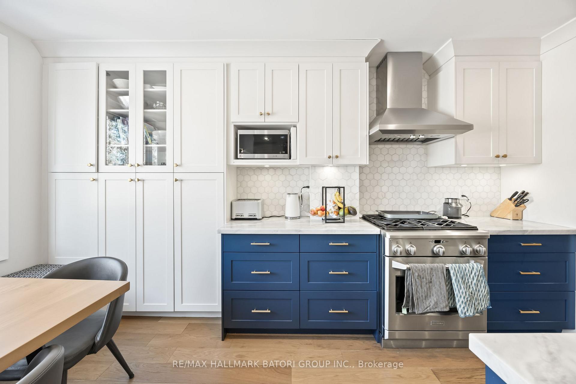 Photo 12 of 521 Castlefield Avenue, Toronto, Forest Hill North — HOMEH