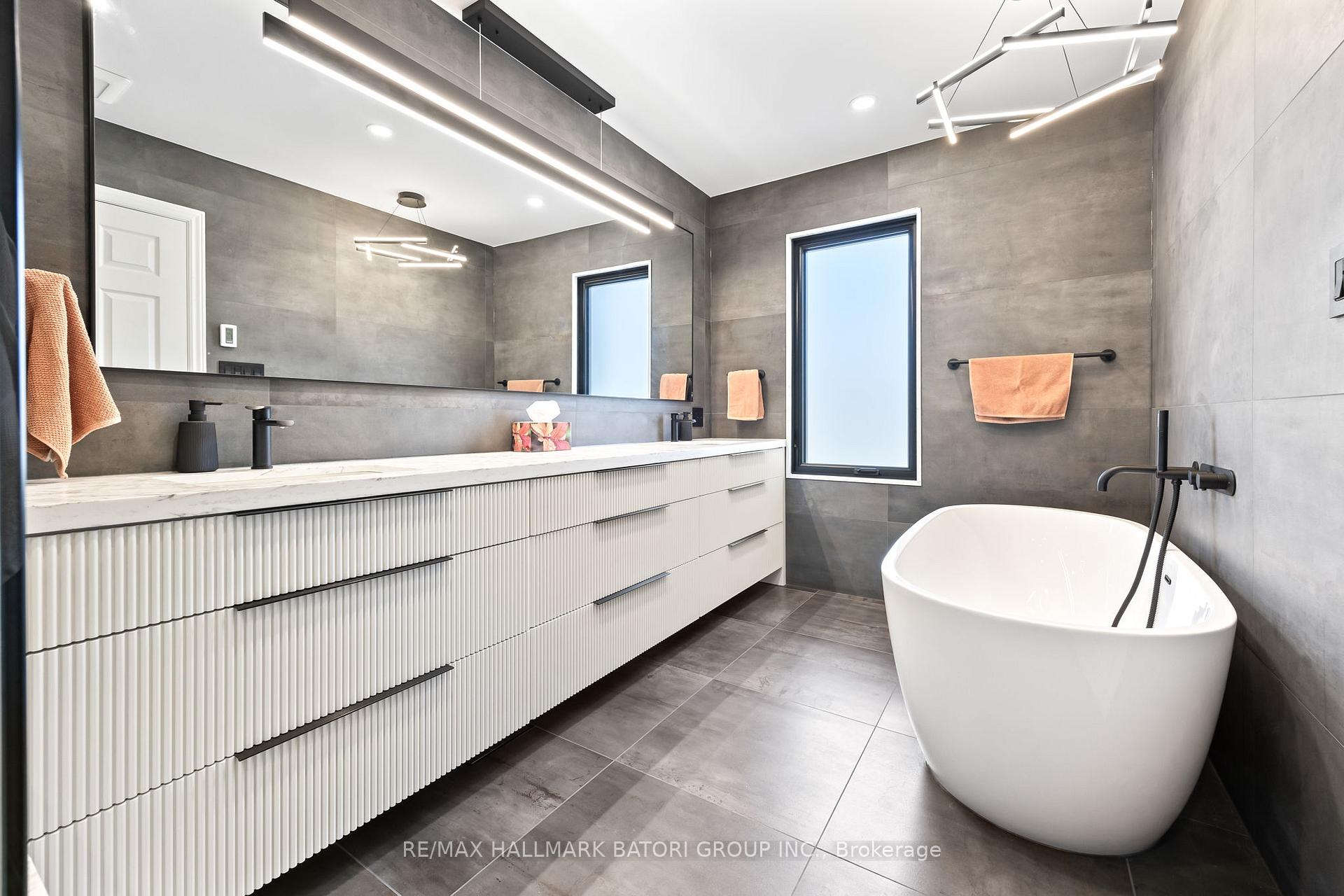 Photo 21 of 521 Castlefield Avenue, Toronto, Forest Hill North — HOMEH