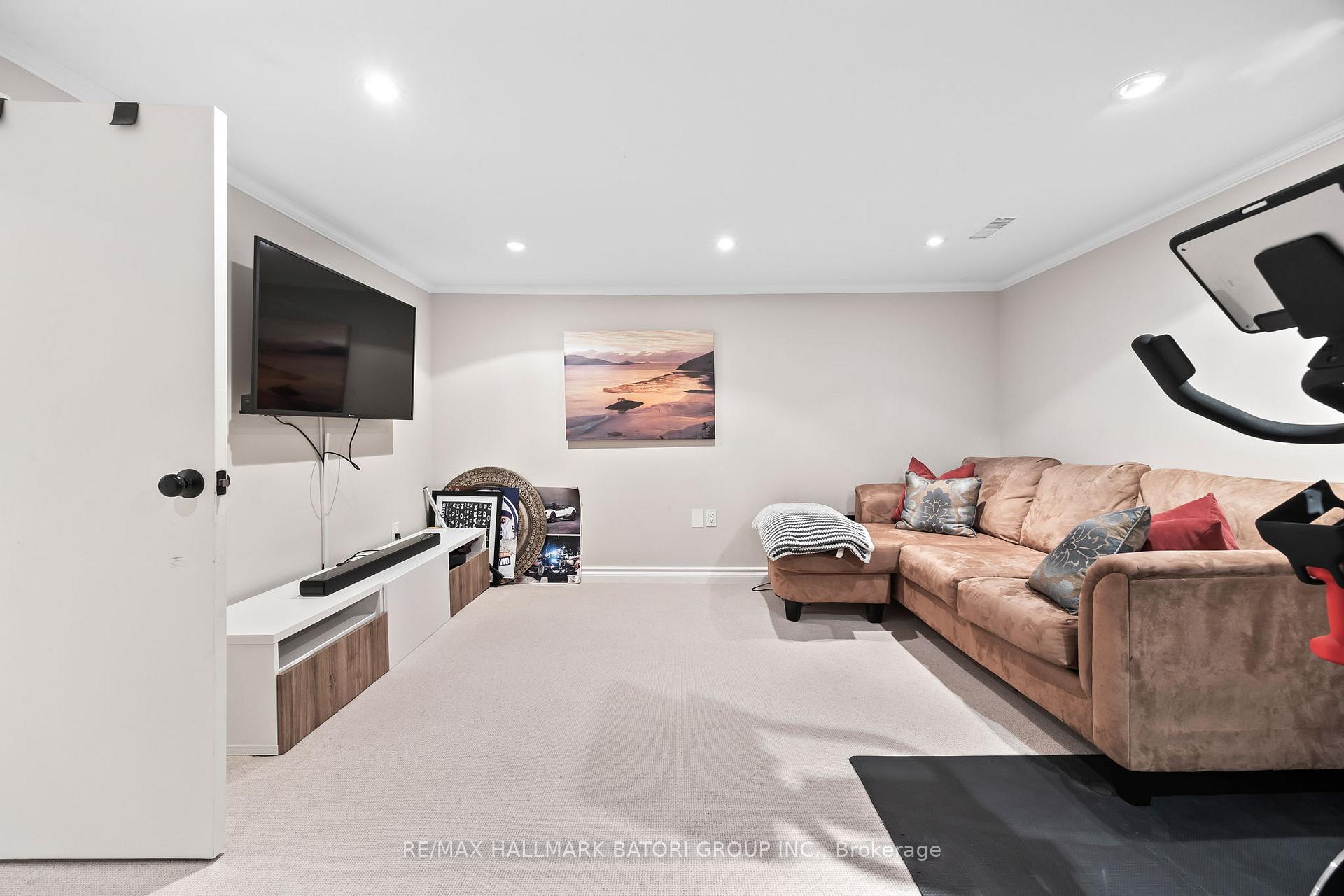 Photo 25 of 521 Castlefield Avenue, Toronto, Forest Hill North — HOMEH