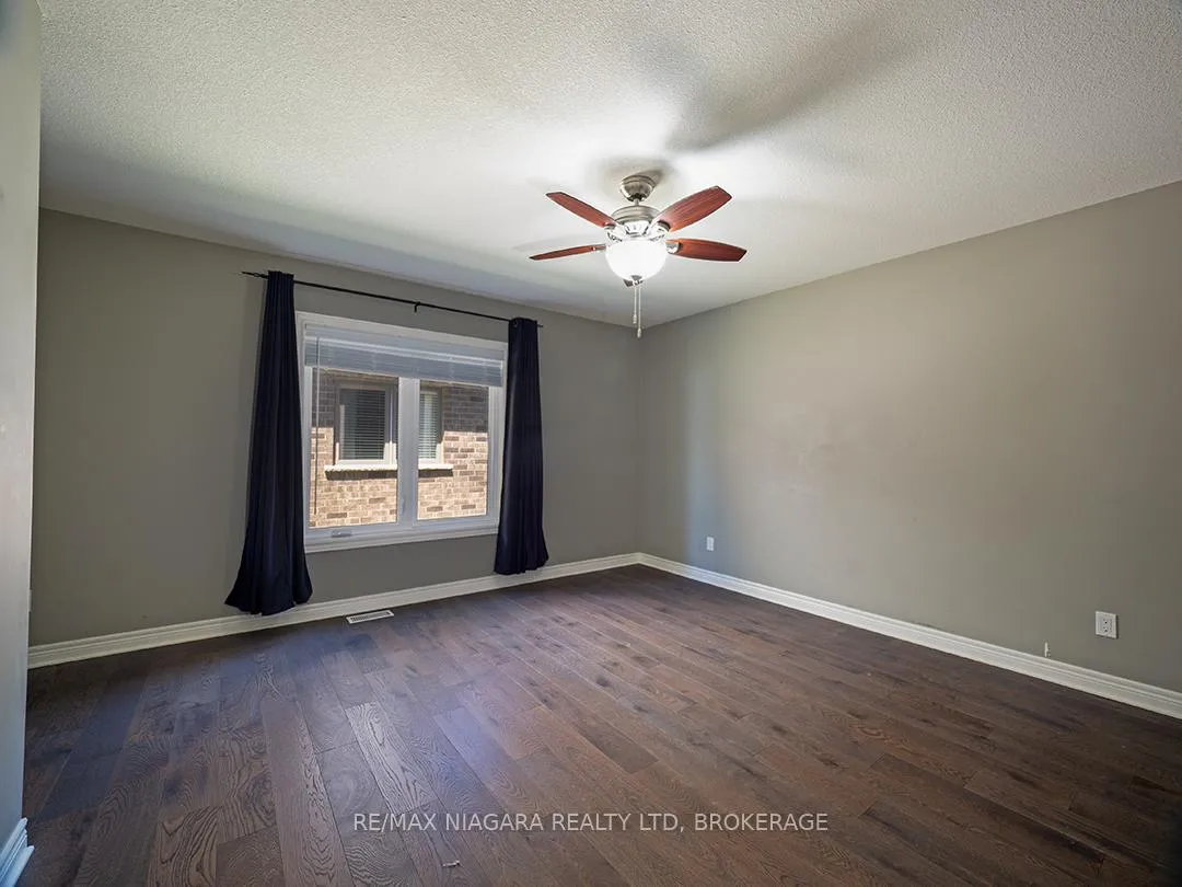 Photo 18 of 10 Eastman Gateway, Thorold, Hurricane/Merrittville — HOMEH