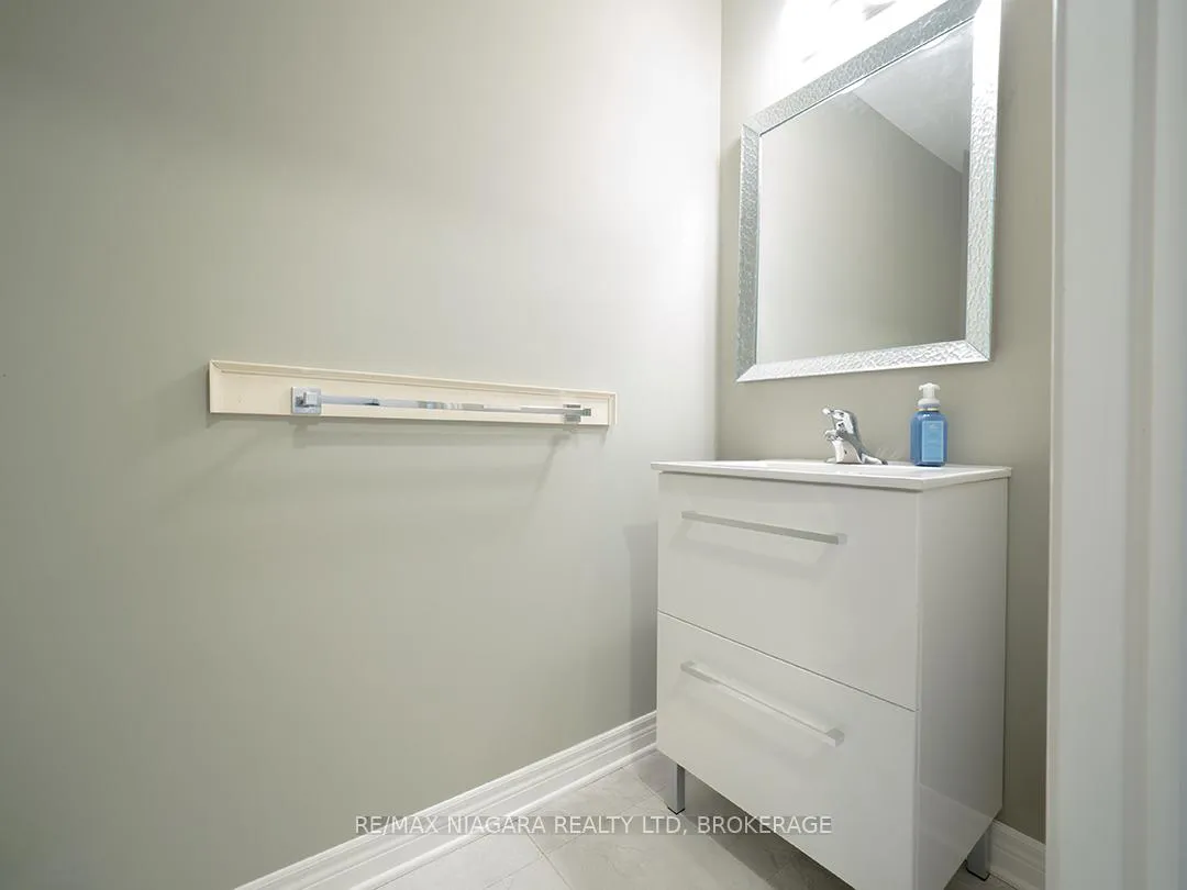 Photo 23 of 10 Eastman Gateway, Thorold, Hurricane/Merrittville — HOMEH