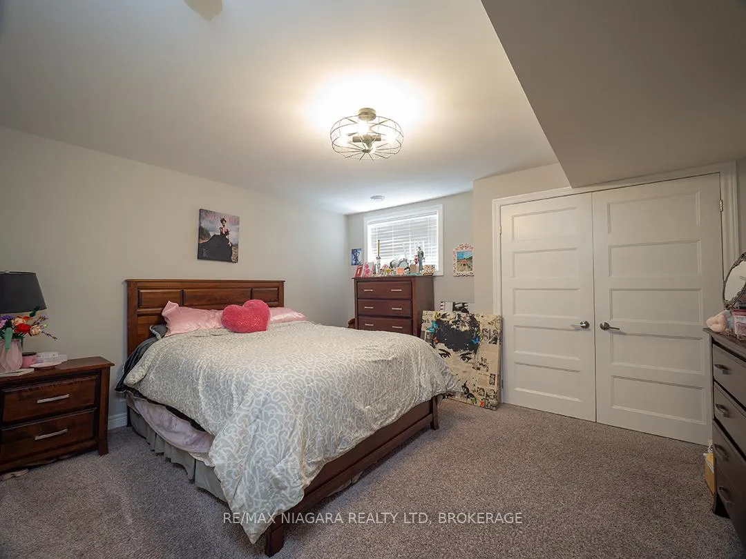 Photo 25 of 10 Eastman Gateway, Thorold, Hurricane/Merrittville — HOMEH