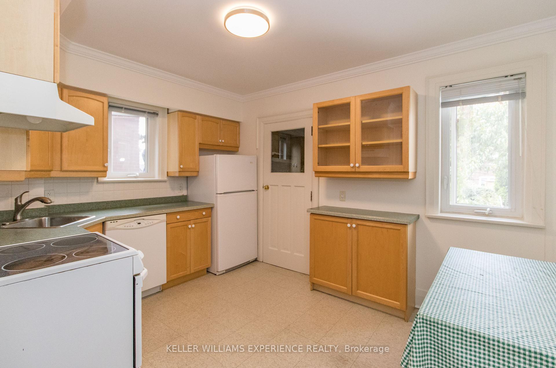 Photo 6 of 290 Arlington Avenue, Toronto, Oakwood Village — HOMEH