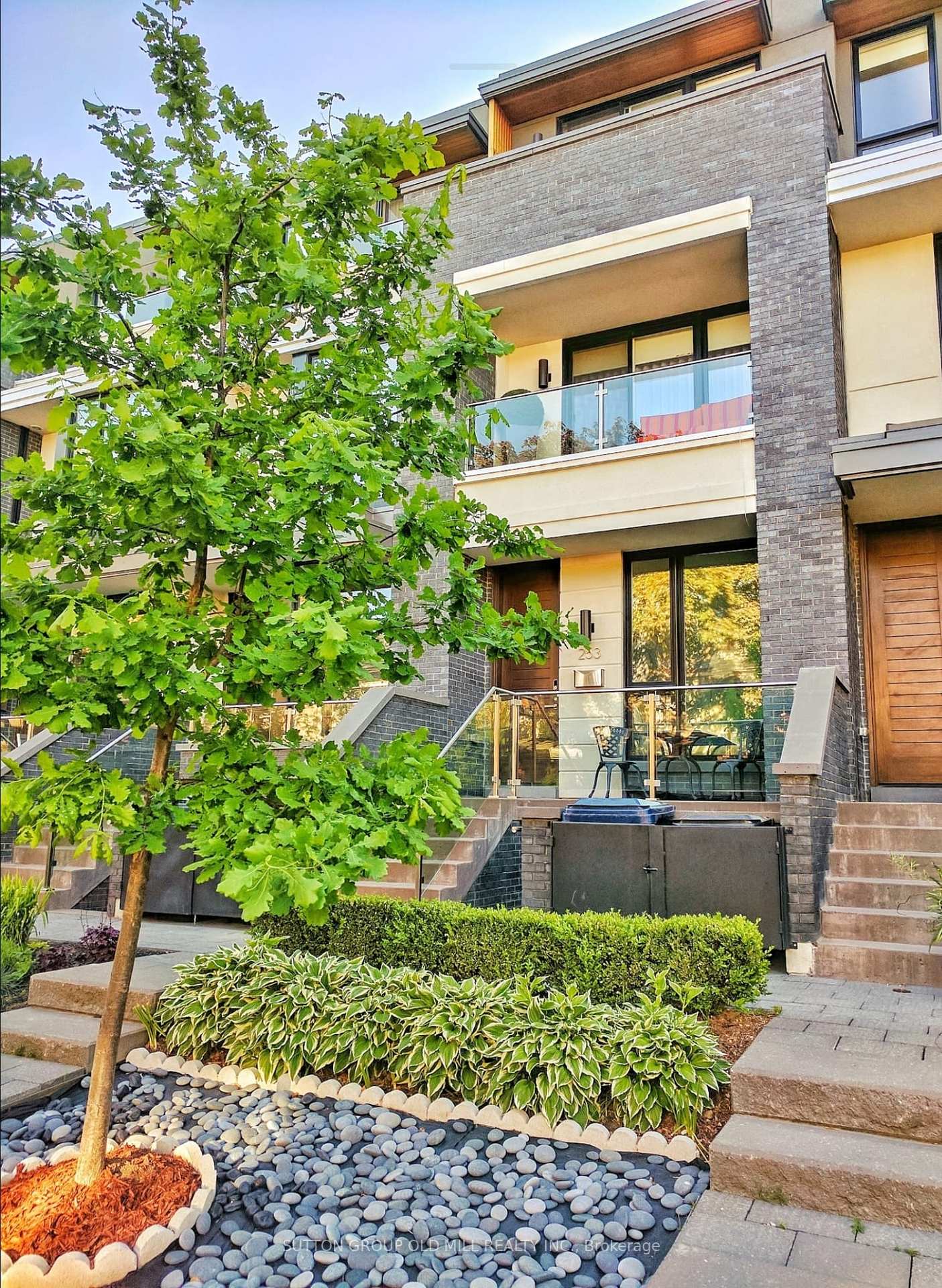 Photo 1 of 253 Roxton Road, Toronto, Palmerston-Little Italy — HOMEH