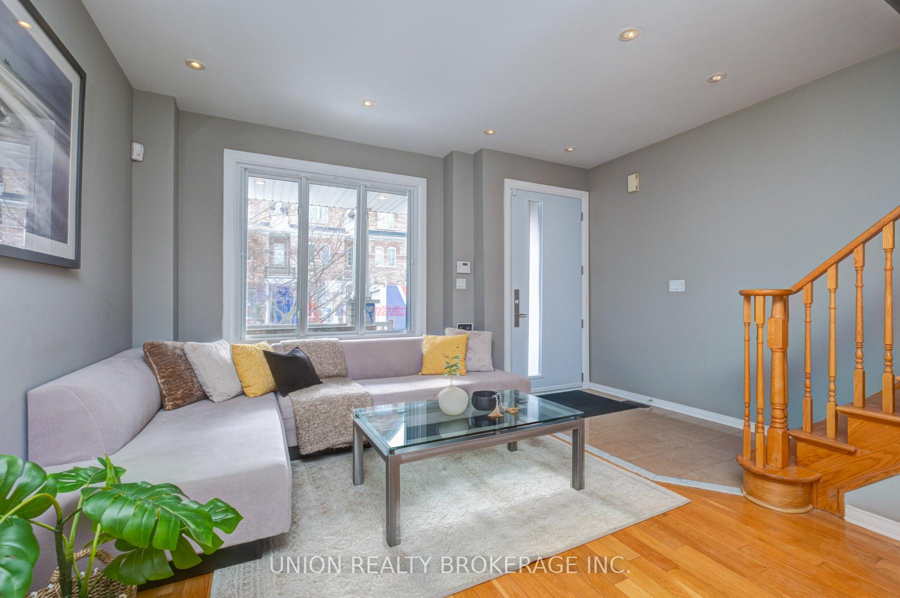 Photo 4 of 46 Crossovers Street, Toronto, East End-Danforth — HOMEH