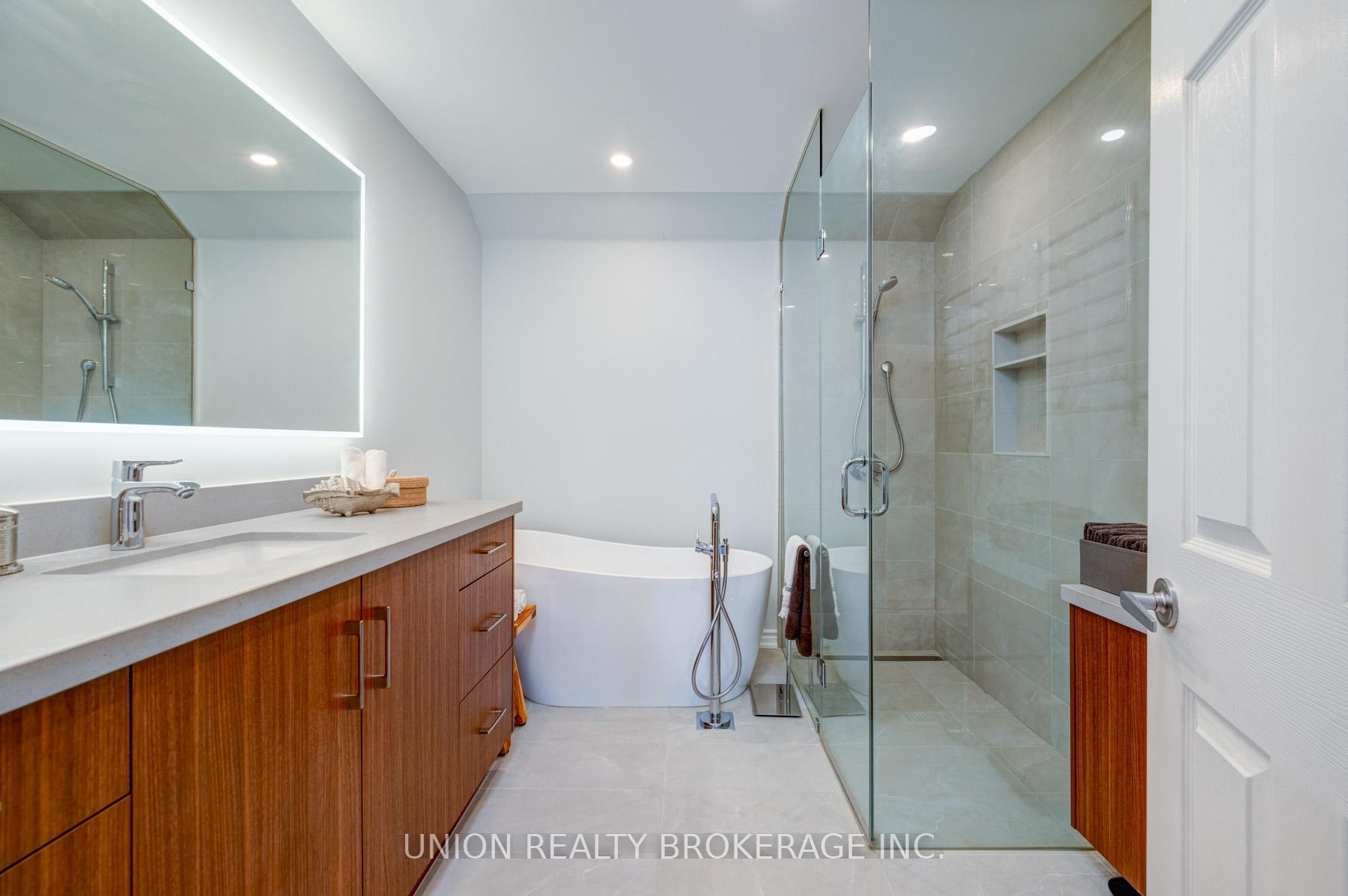 Photo 14 of 46 Crossovers Street, Toronto, East End-Danforth — HOMEH