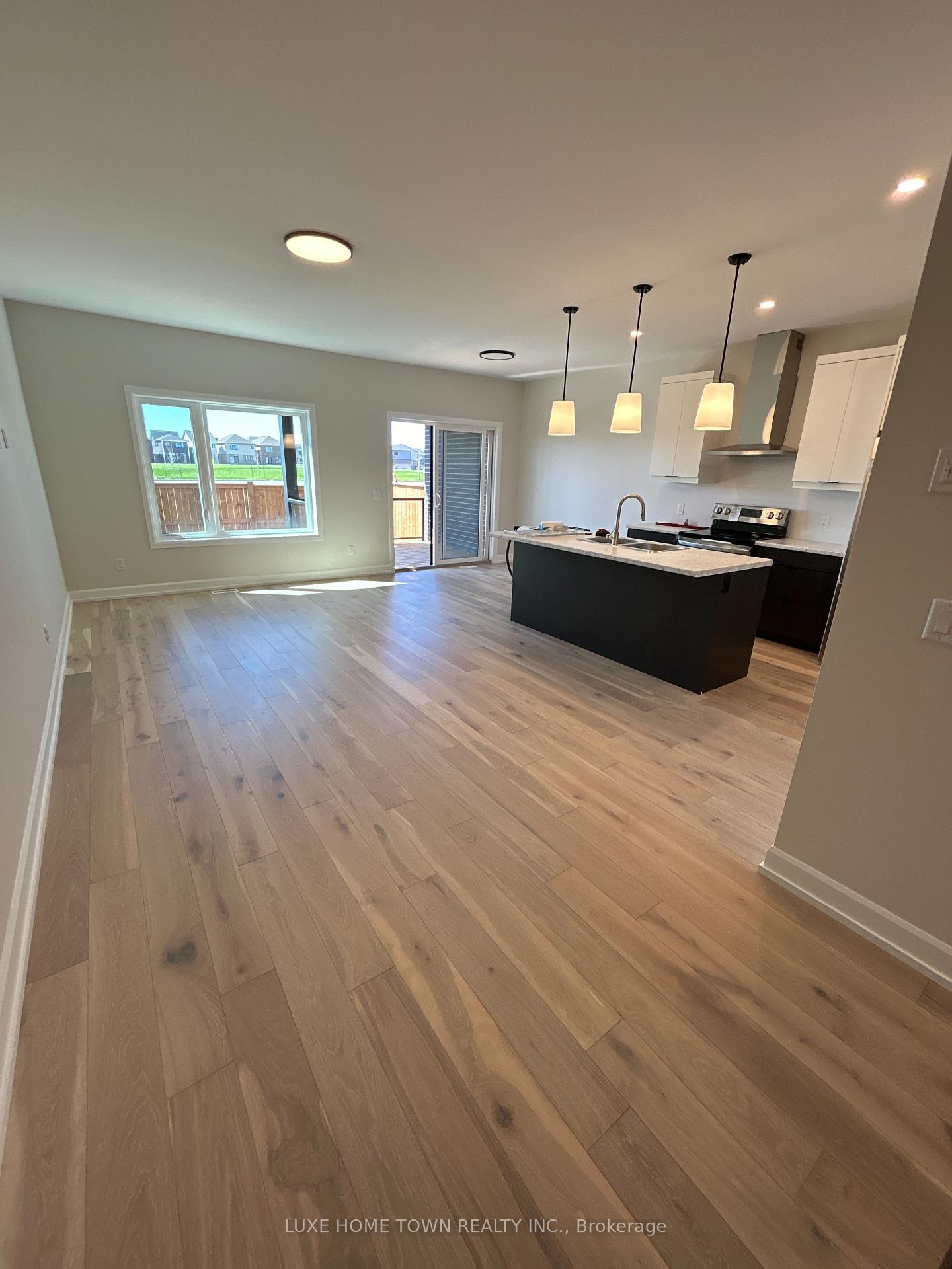 Photo 6 of 67 Harmony Way S, Thorold, Rolling Meadows — HOMEH