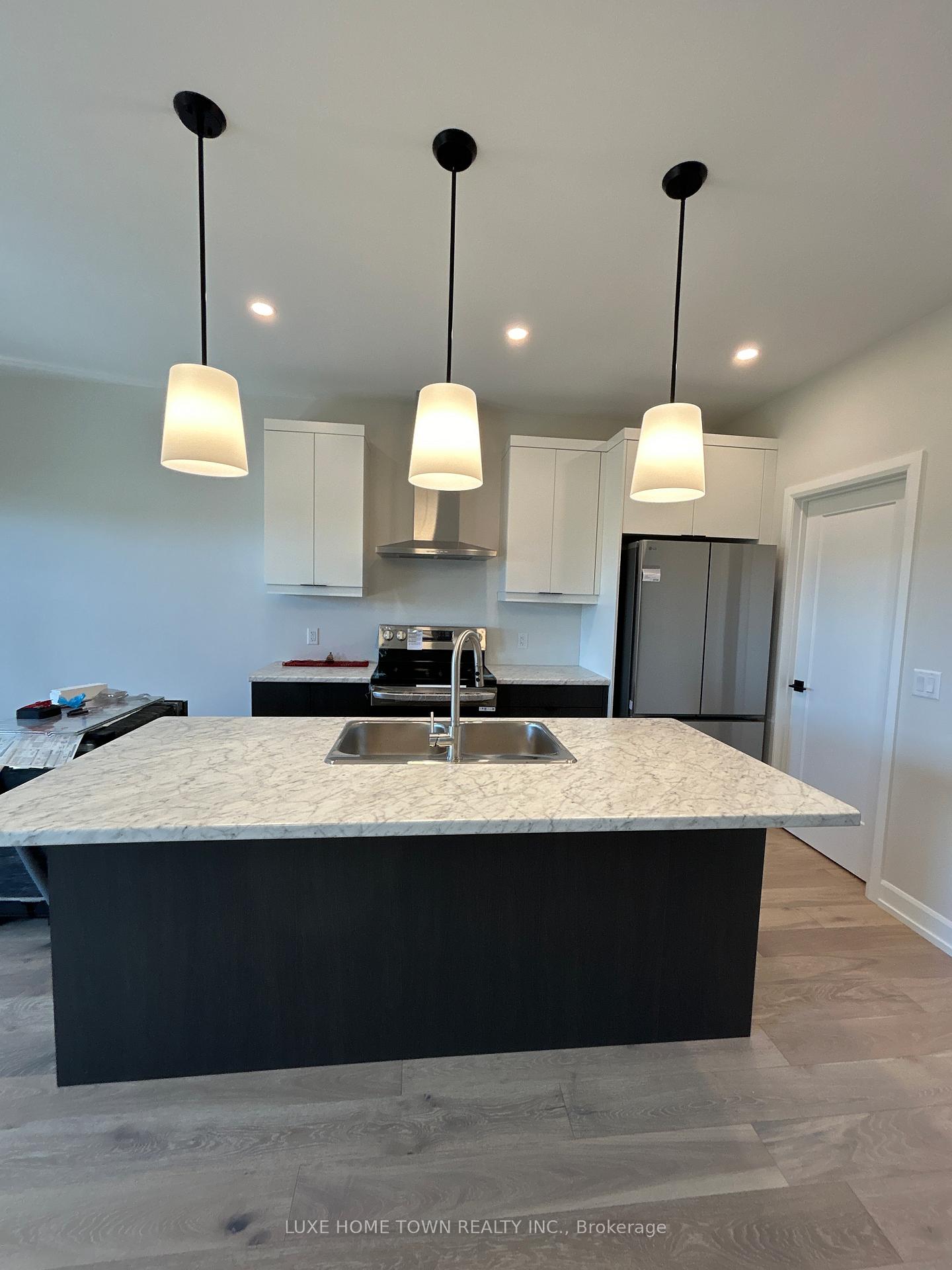 Photo 7 of 67 Harmony Way S, Thorold, Rolling Meadows — HOMEH