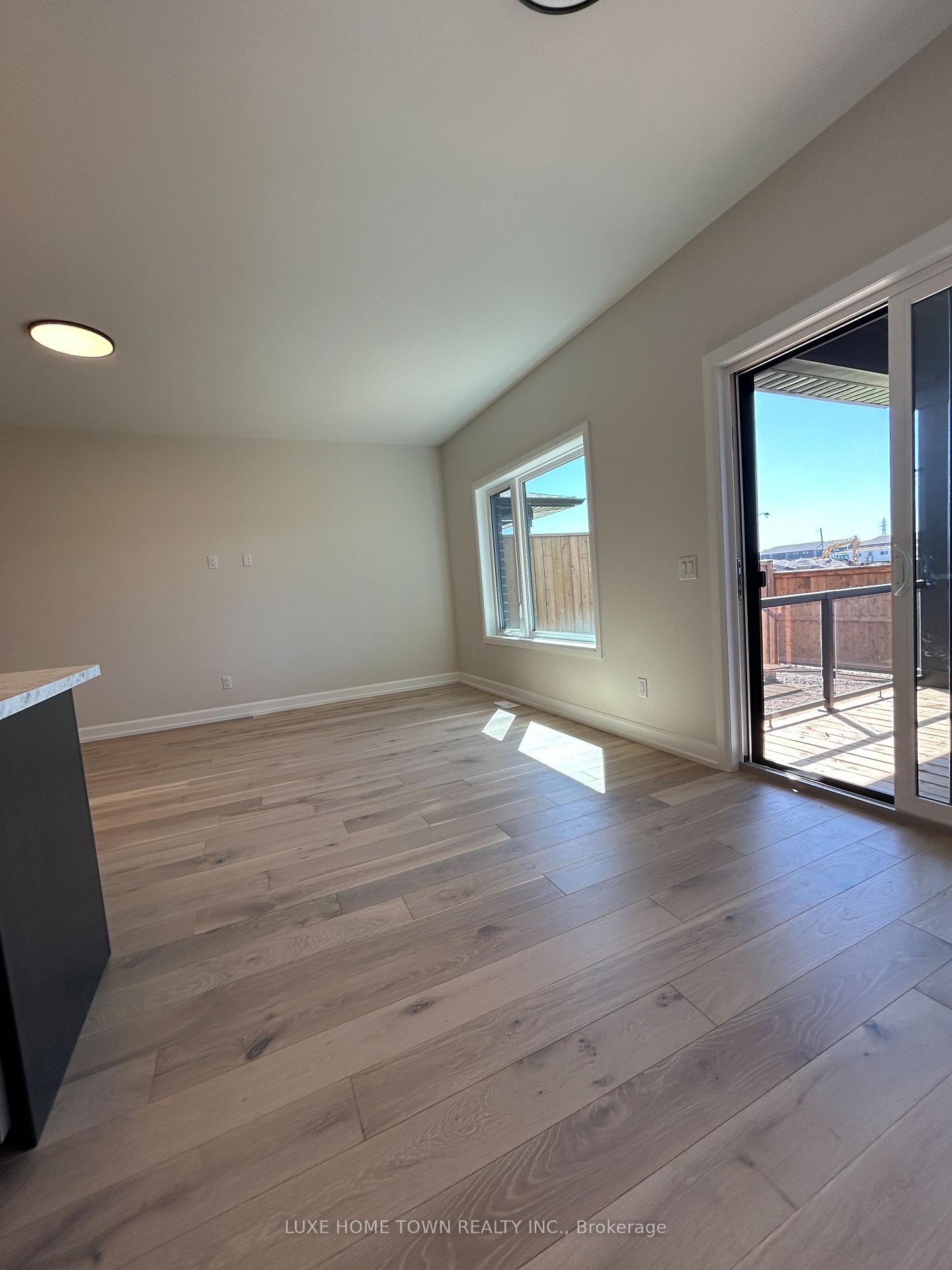 Photo 8 of 67 Harmony Way S, Thorold, Rolling Meadows — HOMEH