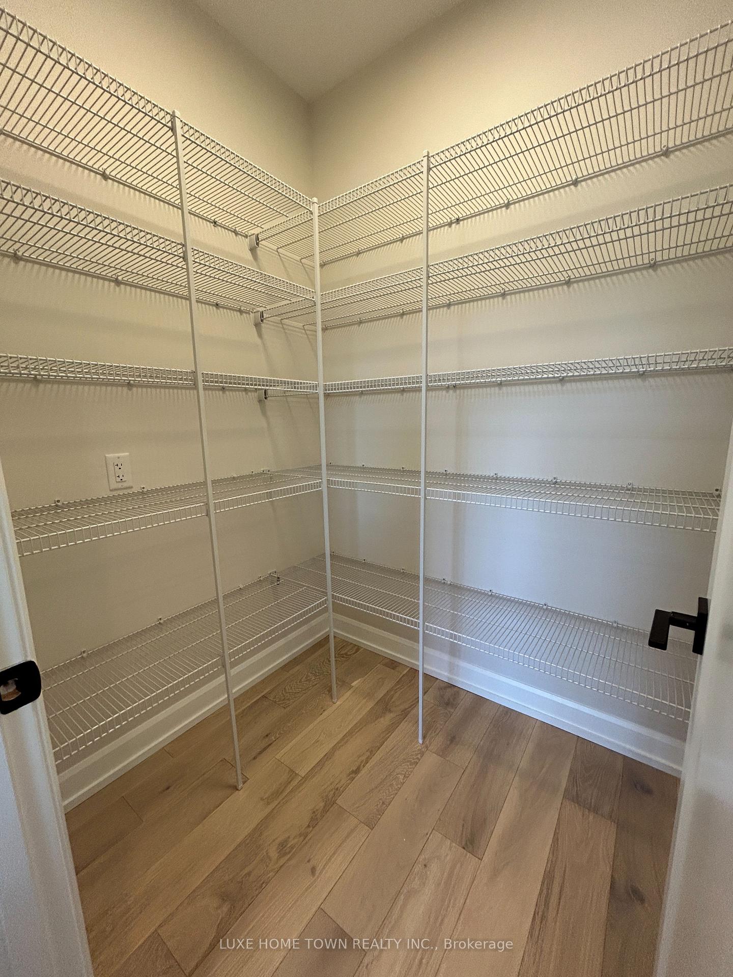 Photo 10 of 67 Harmony Way S, Thorold, Rolling Meadows — HOMEH