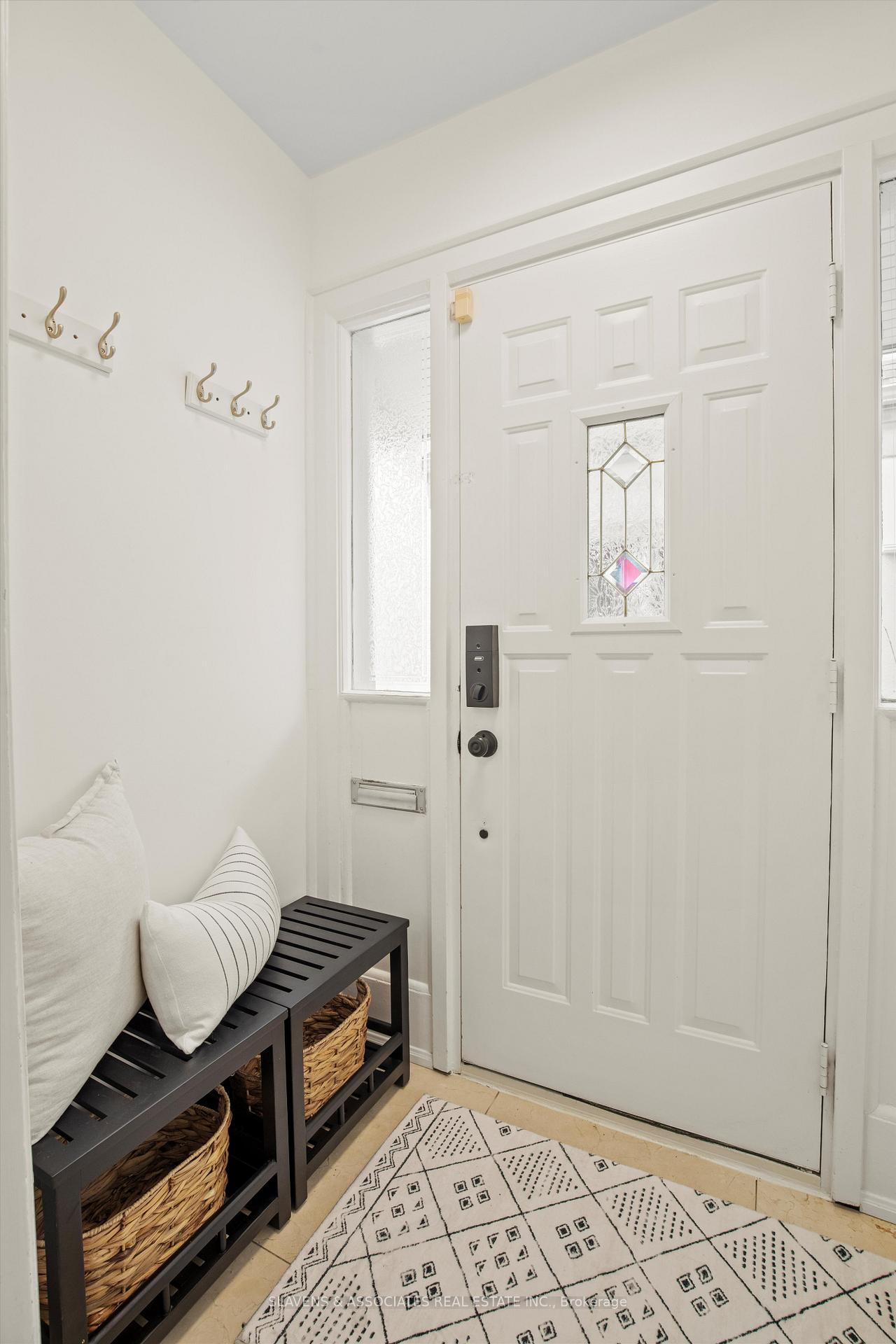 Photo 4 of 151 Lascelles Boulevard, Toronto, Yonge-Eglinton — HOMEH