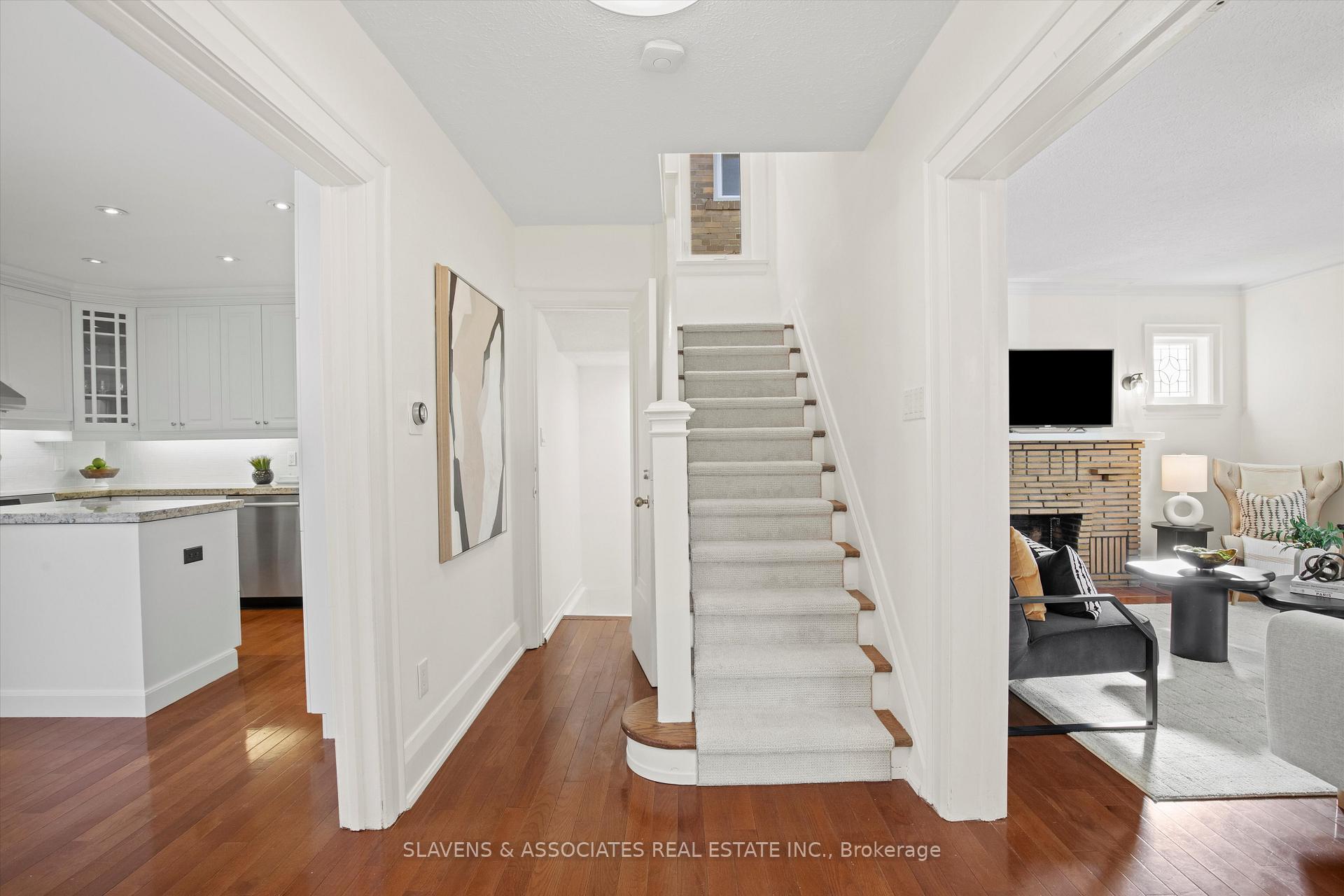 Photo 3 of 151 Lascelles Boulevard, Toronto, Yonge-Eglinton — HOMEH