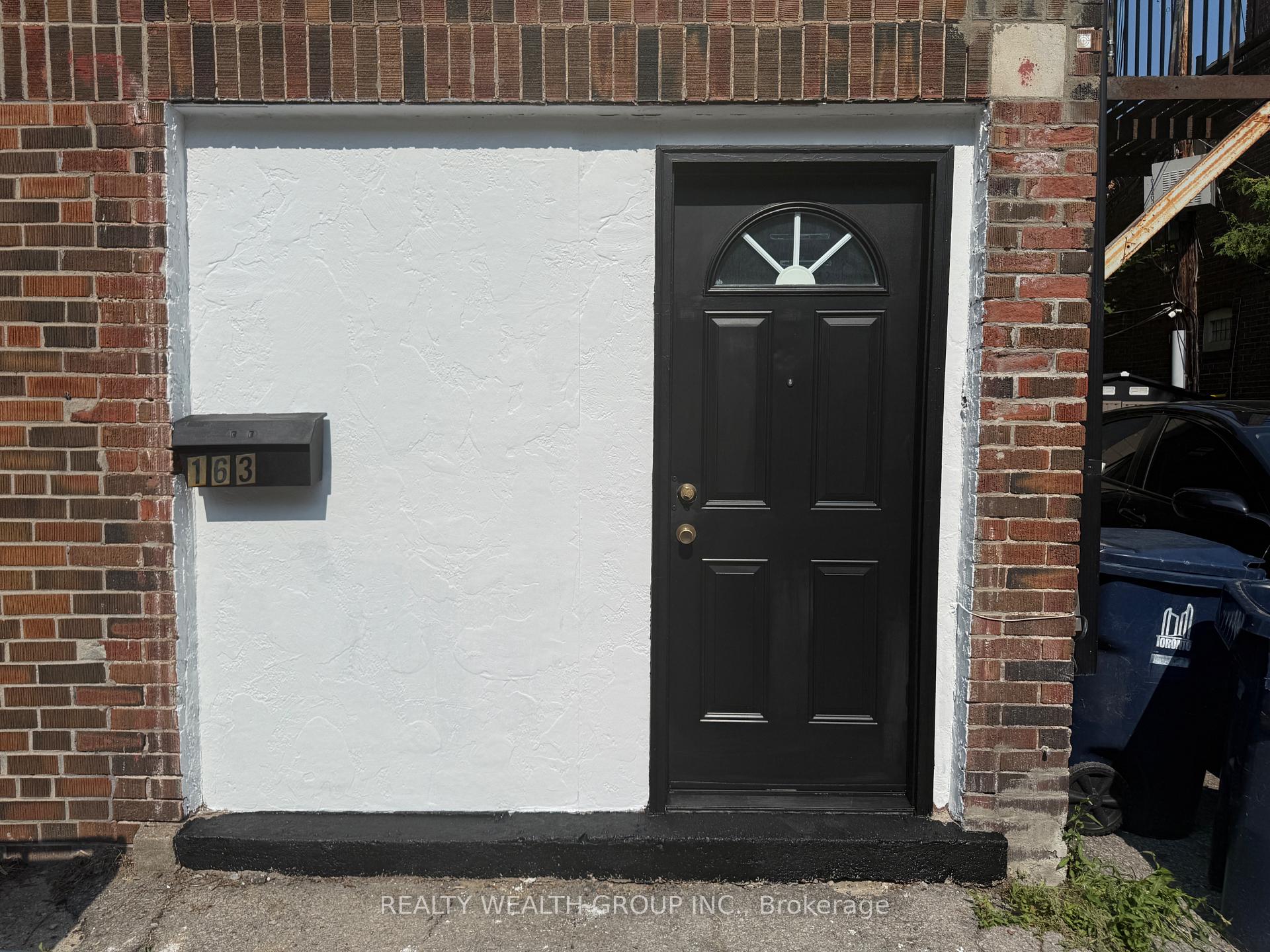 Photo 3 of Unit Unit E, 185 Eglinton Avenue, Toronto, Yonge-Eglinton — HOMEH