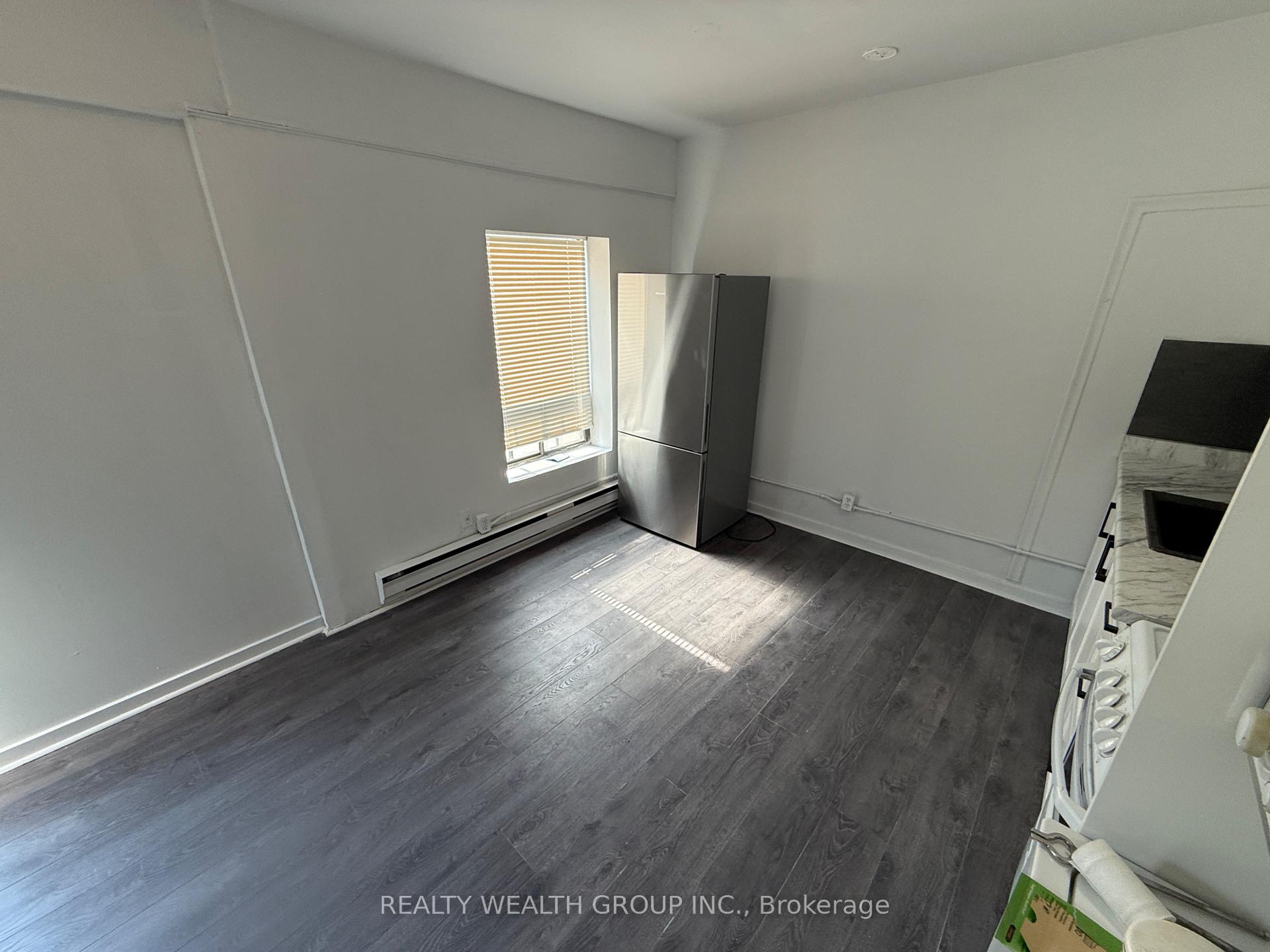 Photo 8 of Unit Unit E, 185 Eglinton Avenue, Toronto, Yonge-Eglinton — HOMEH