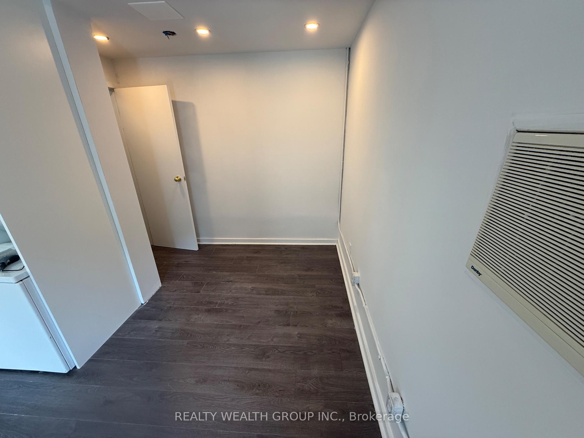 Photo 10 of Unit Unit E, 185 Eglinton Avenue, Toronto, Yonge-Eglinton — HOMEH