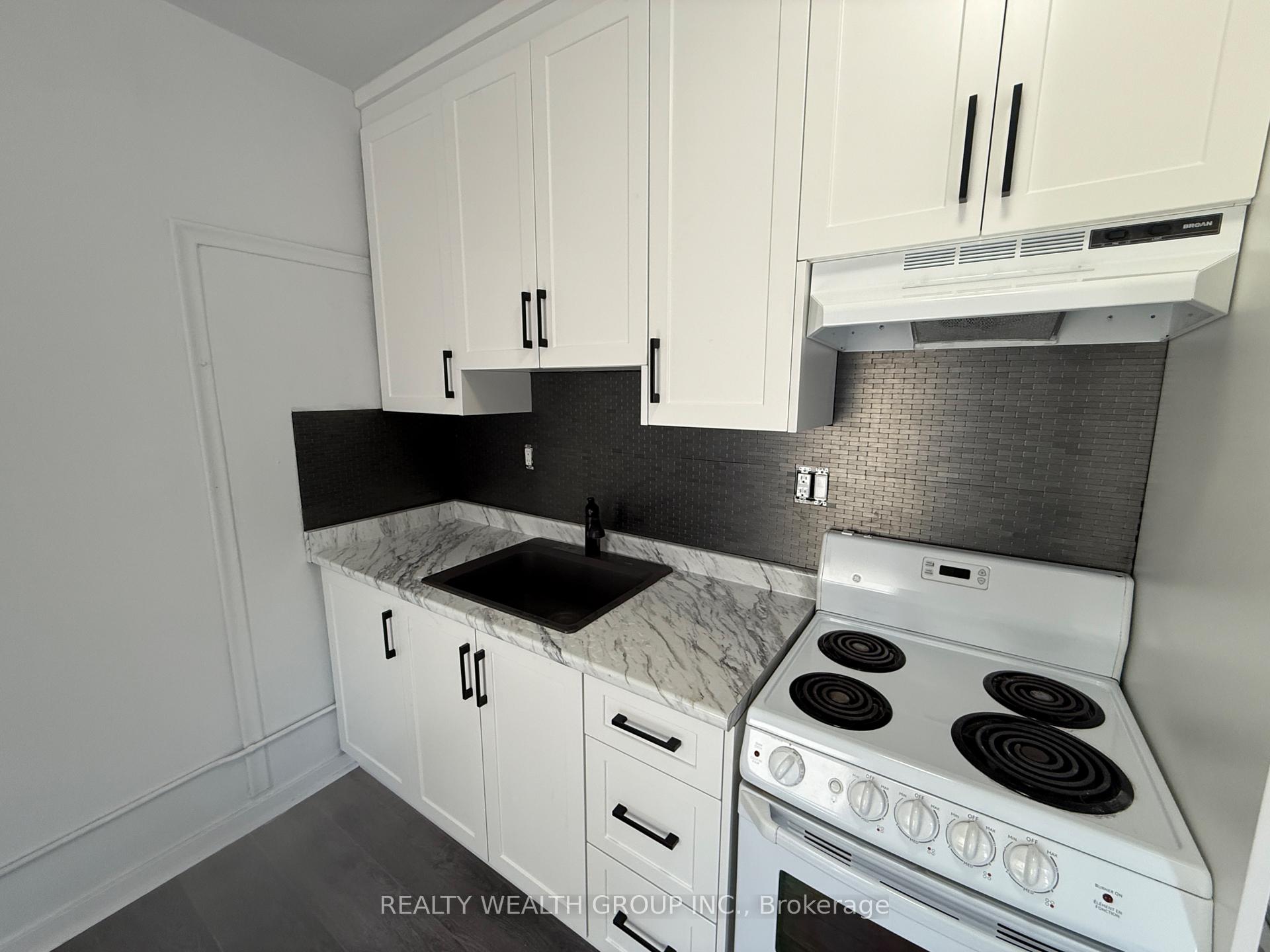 Photo 12 of Unit Unit E, 185 Eglinton Avenue, Toronto, Yonge-Eglinton — HOMEH