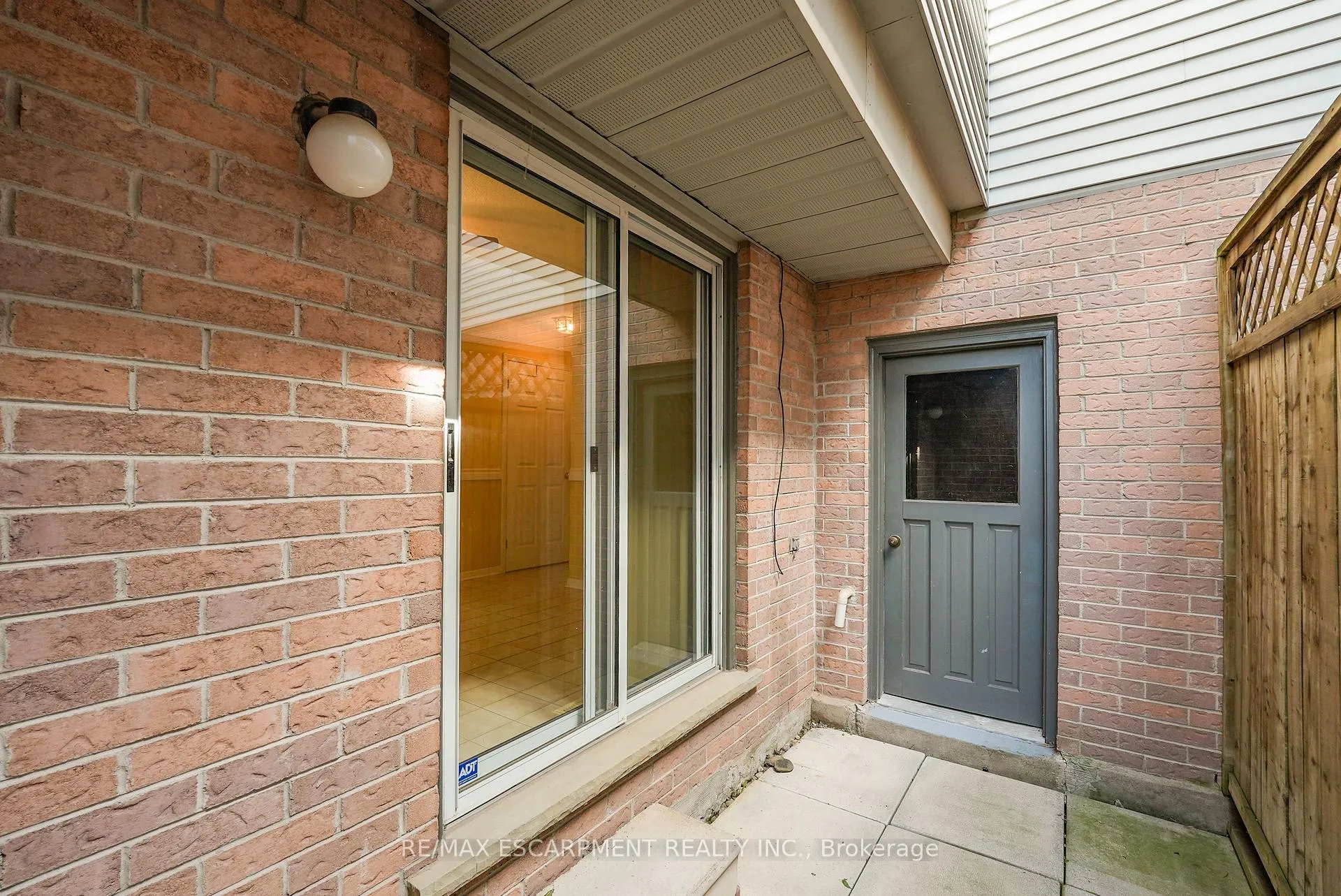 Photo 7 of 4584 Juniper Court, Lincoln, Beamsville — HOMEH