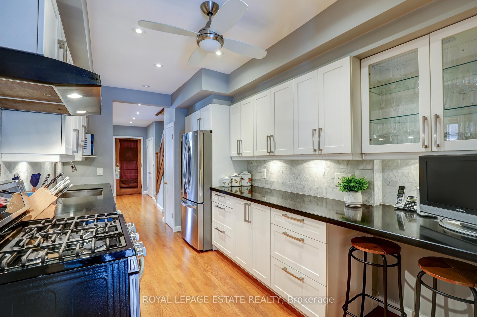 Photo 8 of 202 Bingham Avenue, Toronto, The Beaches — HOMEH