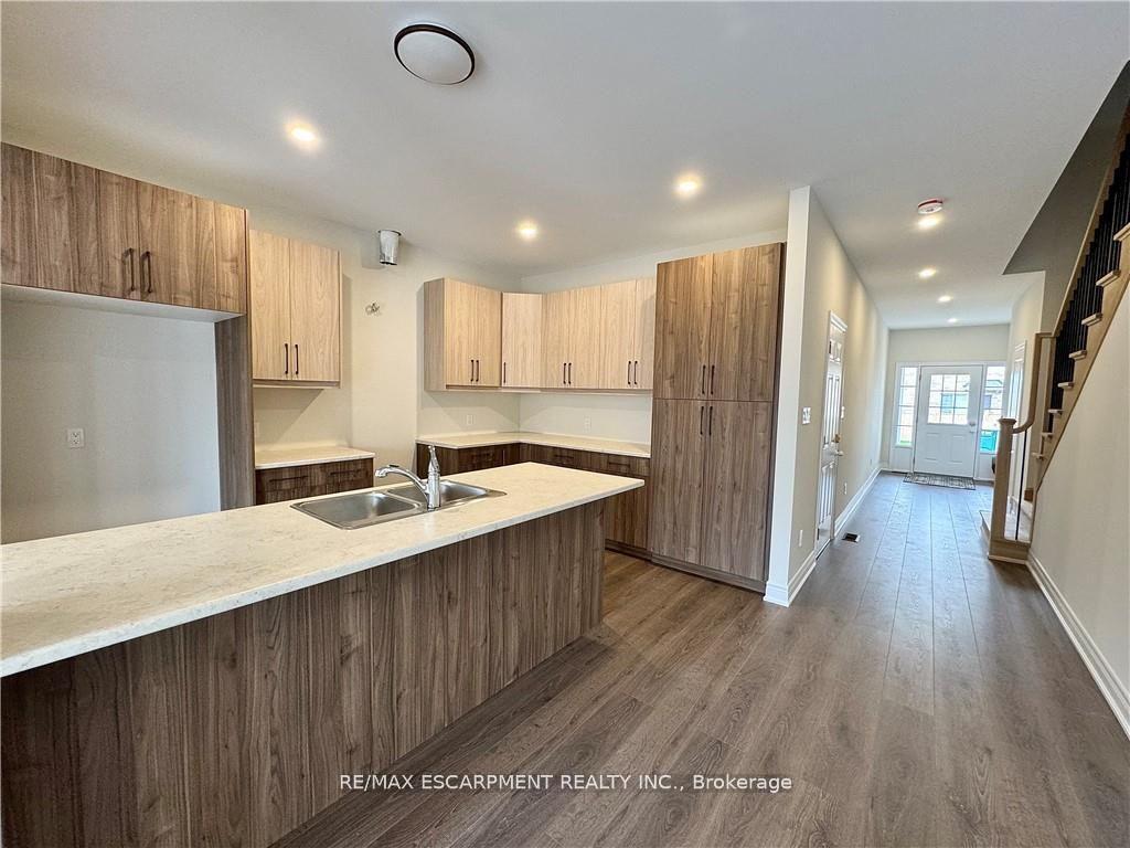 Photo 2 of 6 Harmony Way, Thorold, Rolling Meadows — HOMEH