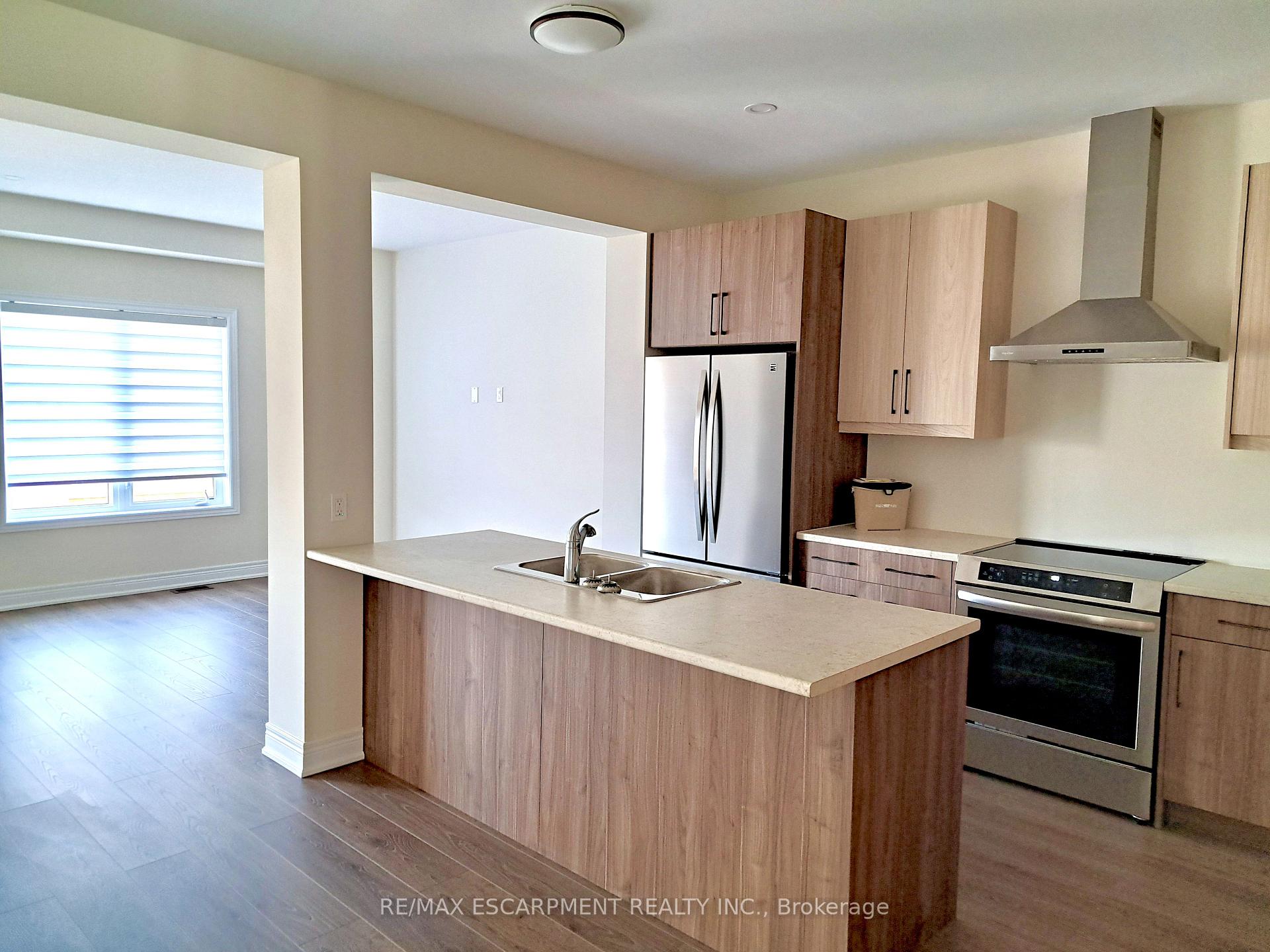 Photo 3 of 6 Harmony Way, Thorold, Rolling Meadows — HOMEH