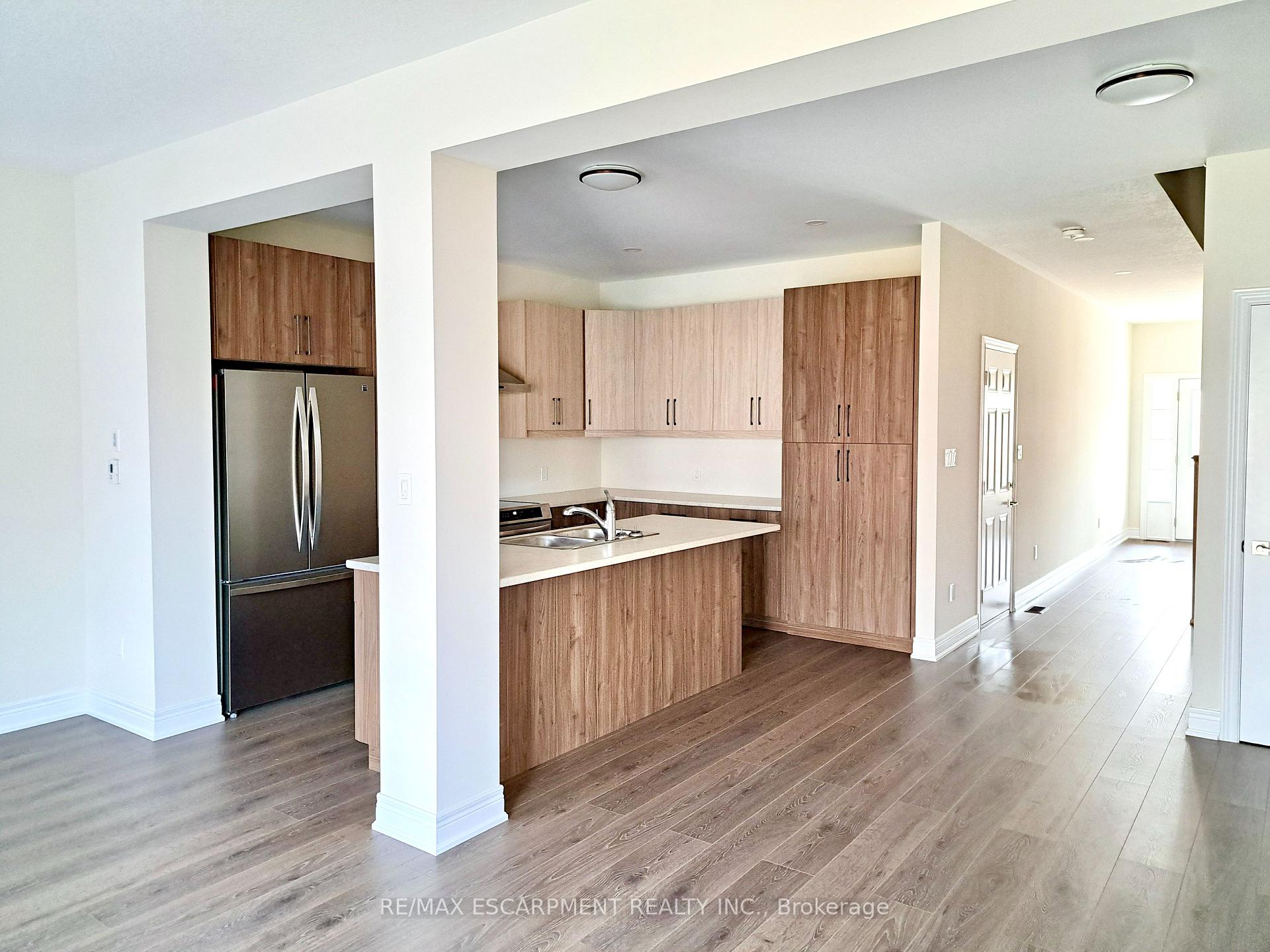 Photo 4 of 6 Harmony Way, Thorold, Rolling Meadows — HOMEH