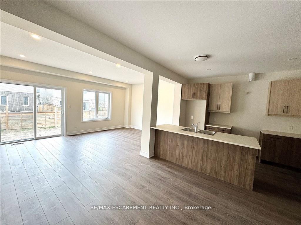 Photo 5 of 6 Harmony Way, Thorold, Rolling Meadows — HOMEH