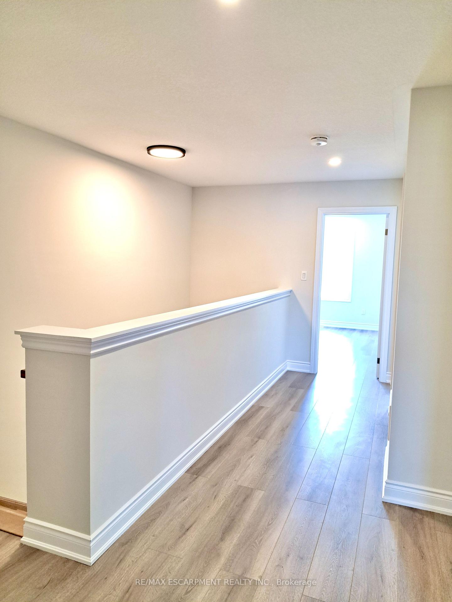 Photo 7 of 6 Harmony Way, Thorold, Rolling Meadows — HOMEH