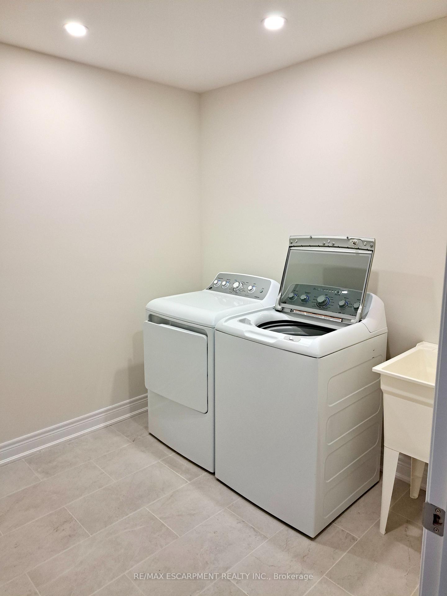 Photo 14 of 6 Harmony Way, Thorold, Rolling Meadows — HOMEH