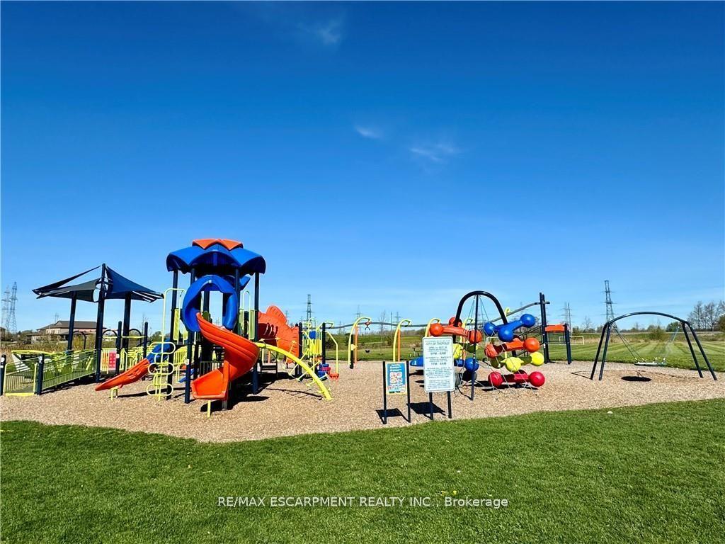 Photo 15 of 6 Harmony Way, Thorold, Rolling Meadows — HOMEH