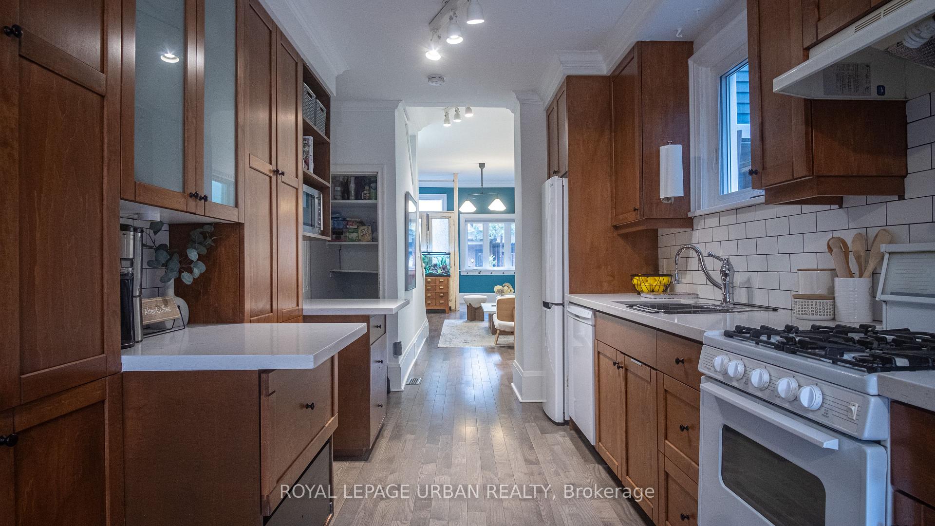 Photo 15 of 22 Blong Avenue, Toronto, South Riverdale — HOMEH