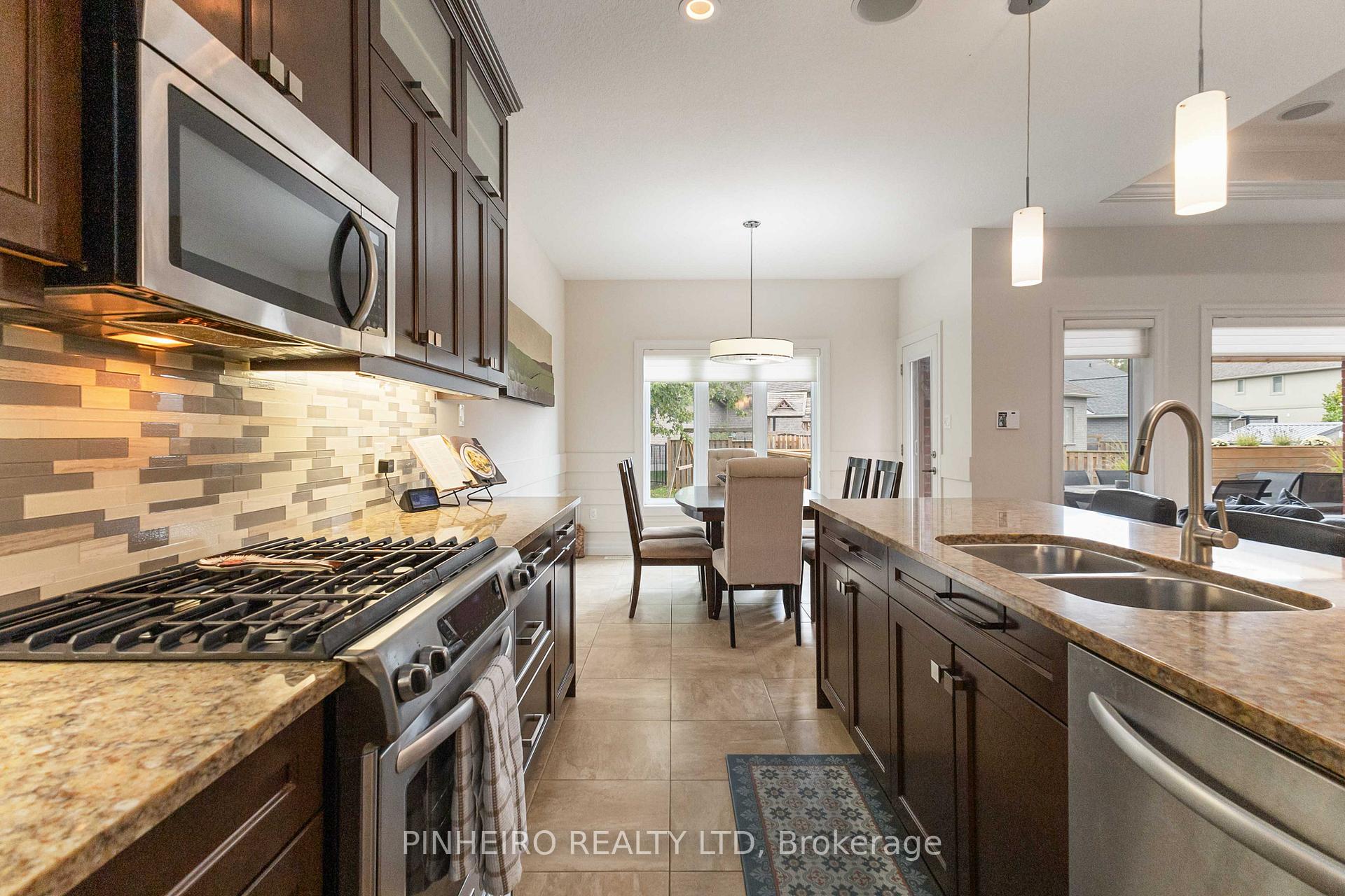 Photo 10 of 7 Riness Drive, Thames Centre, Dorchester — HOMEH