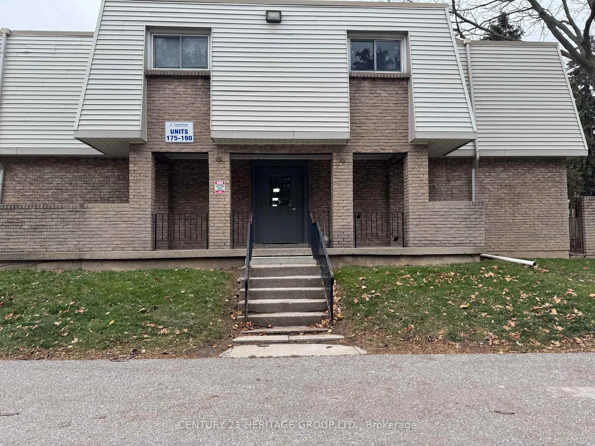 Front of Unit 182, 17 Old Pine Trail