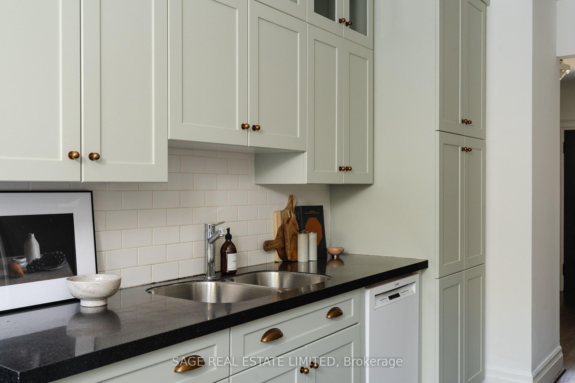 Photo 11 of 258 Crawford Street, Toronto, Trinity-Bellwoods — HOMEH