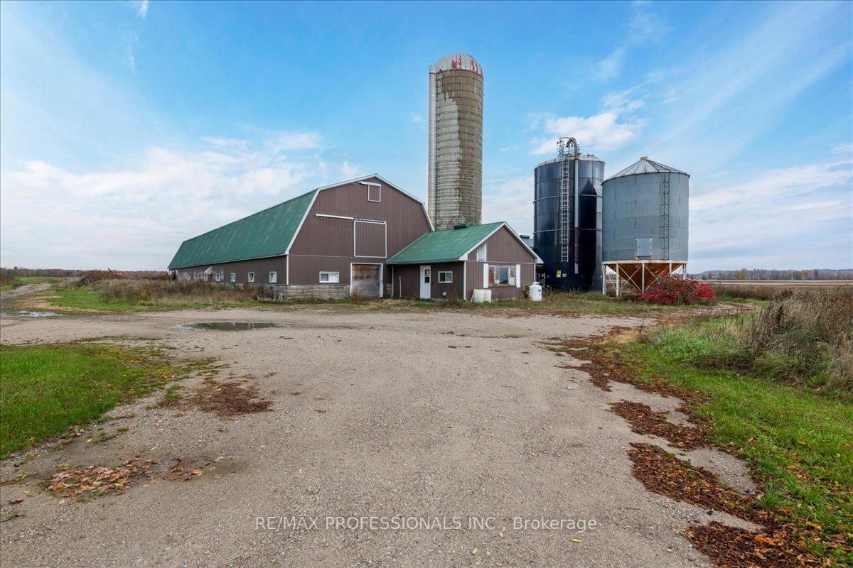 Photo 34 of 100 Tiny Flos Townline, Tiny, Rural Tiny — HOMEH