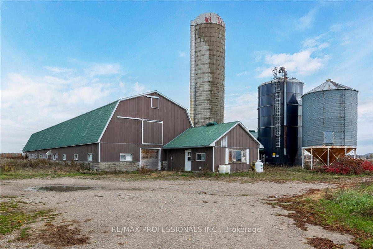 Photo 41 of 100 Tiny Flos Townline, Tiny, Rural Tiny — HOMEH