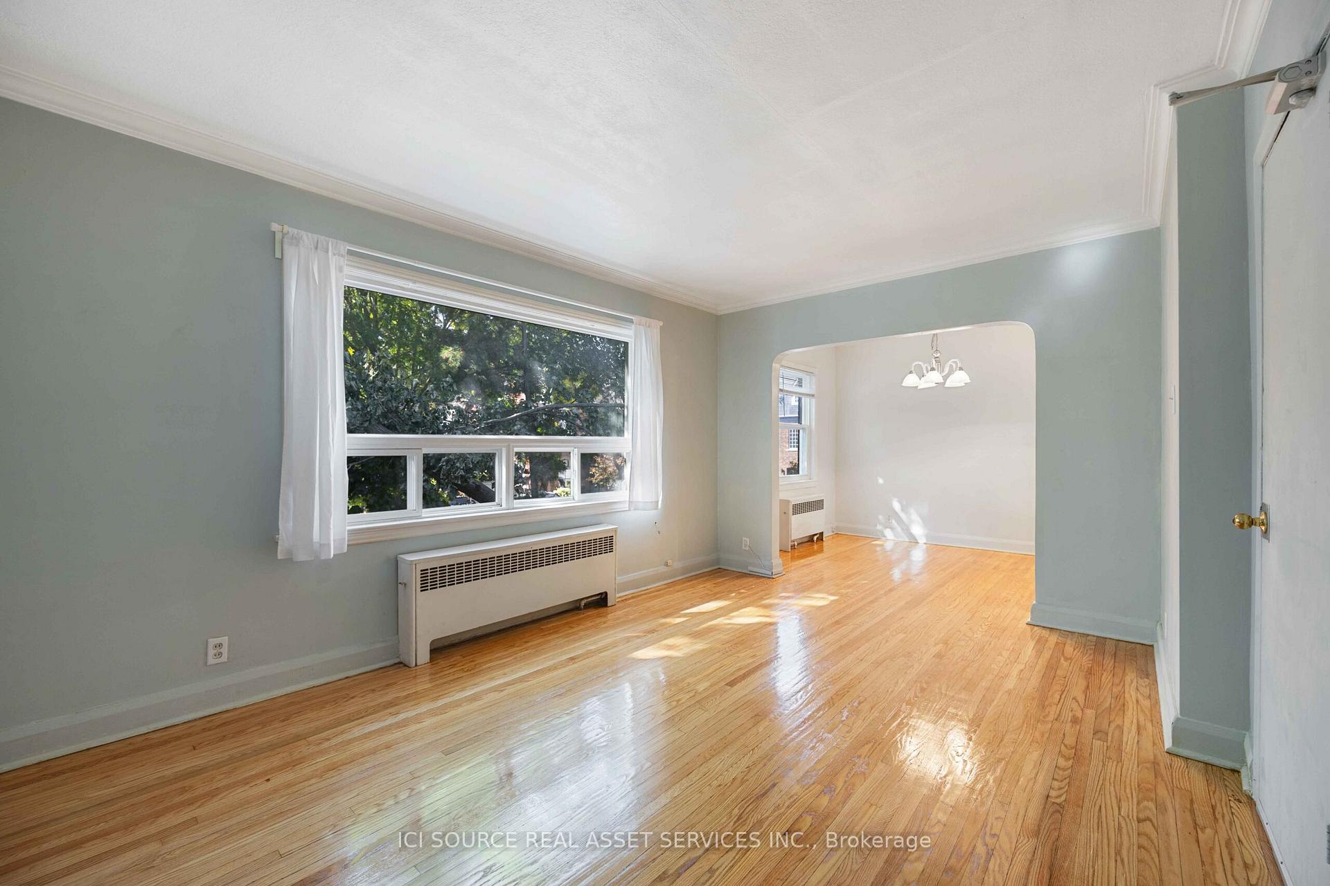 Photo 2 of Unit 3, 112 Eastwood Road, Toronto, Woodbine Corridor — HOMEH