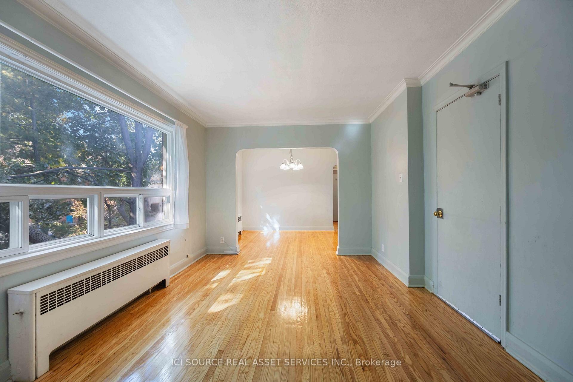 Photo 3 of Unit 3, 112 Eastwood Road, Toronto, Woodbine Corridor — HOMEH