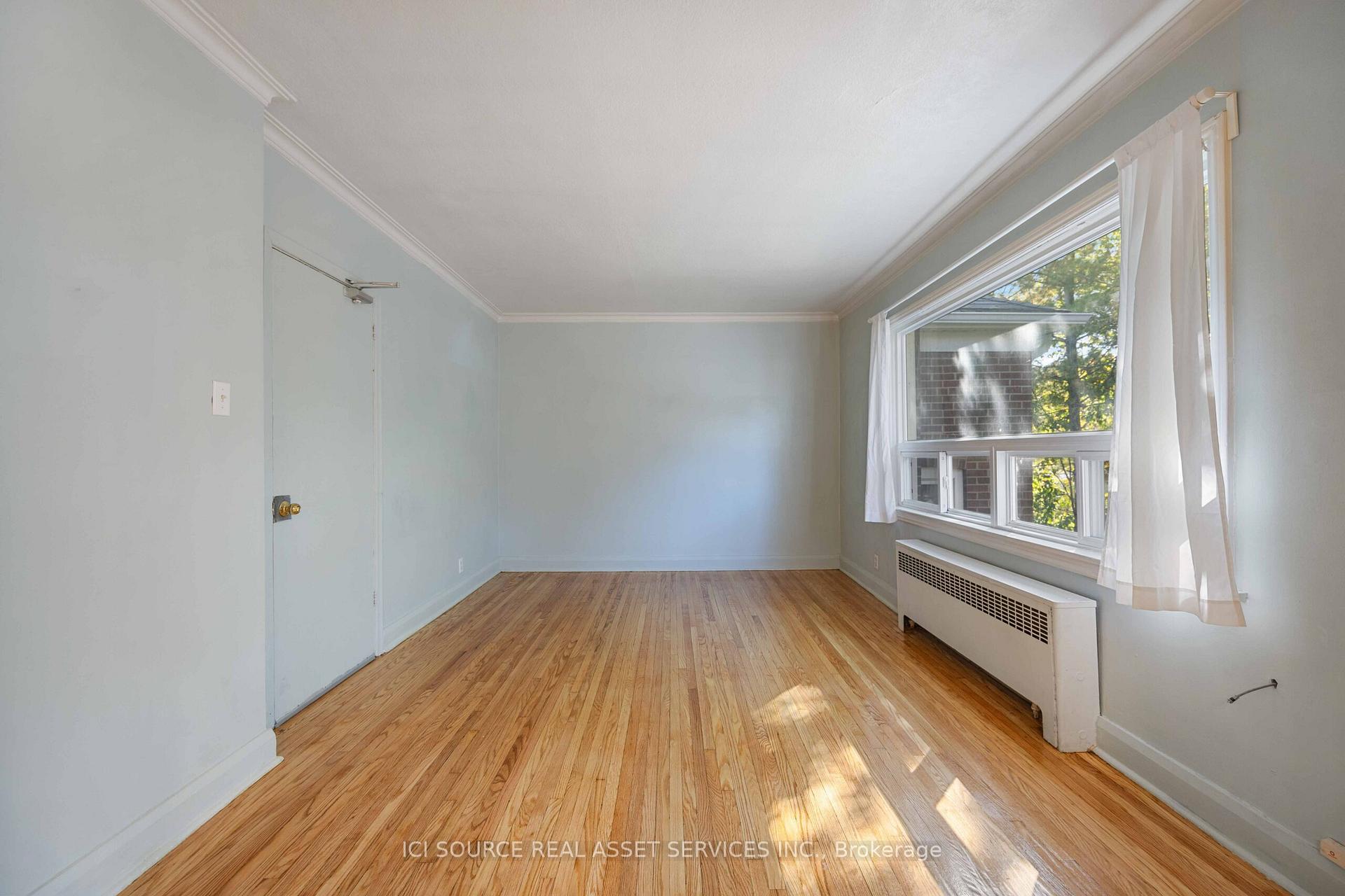 Photo 5 of Unit 3, 112 Eastwood Road, Toronto, Woodbine Corridor — HOMEH
