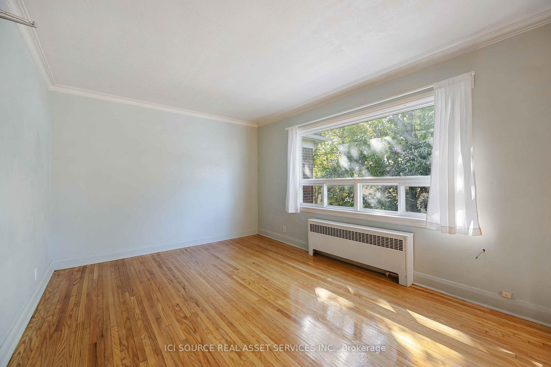 Photo 6 of Unit 3, 112 Eastwood Road, Toronto, Woodbine Corridor — HOMEH