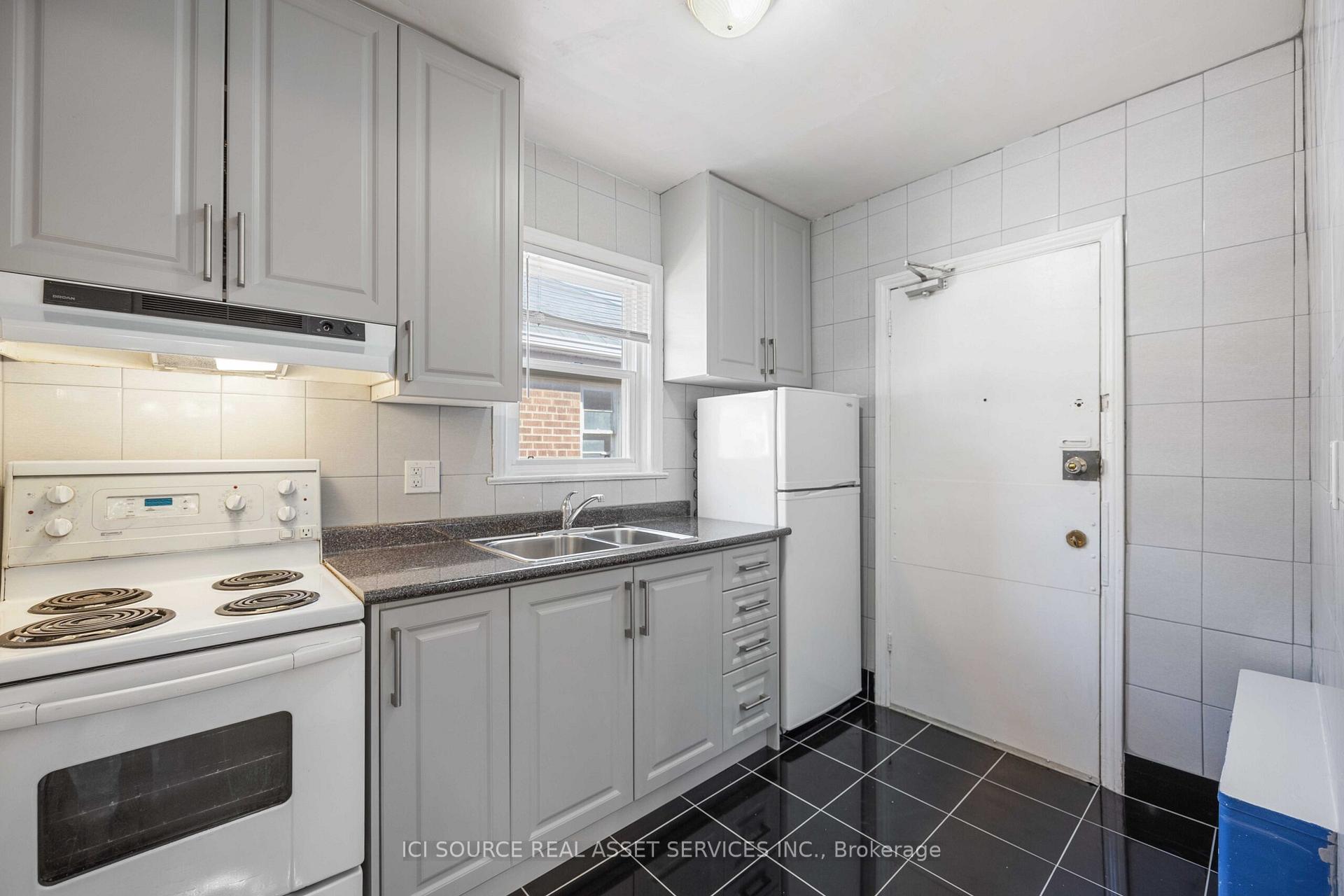 Photo 11 of Unit 3, 112 Eastwood Road, Toronto, Woodbine Corridor — HOMEH