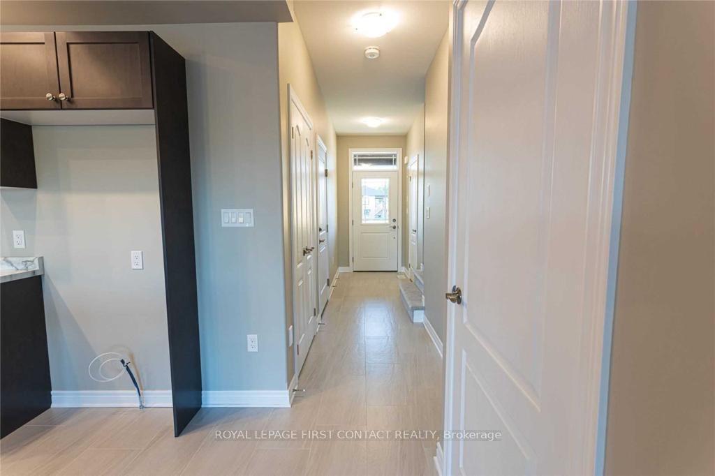 Photo 2 of 5 Bowman Crescent S, Thorold, Hurricane/Merrittville — HOMEH