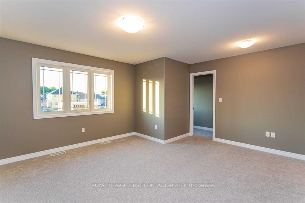 Photo 11 of 5 Bowman Crescent S, Thorold, Hurricane/Merrittville — HOMEH