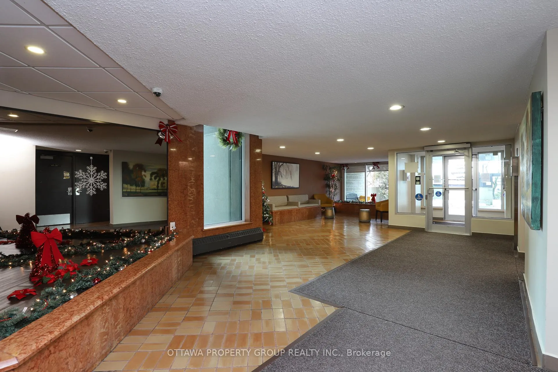 Photo 21 of Unit 416, 555 Brittany Drive, Ottawa, Viscount Alexander Park — HOMEH