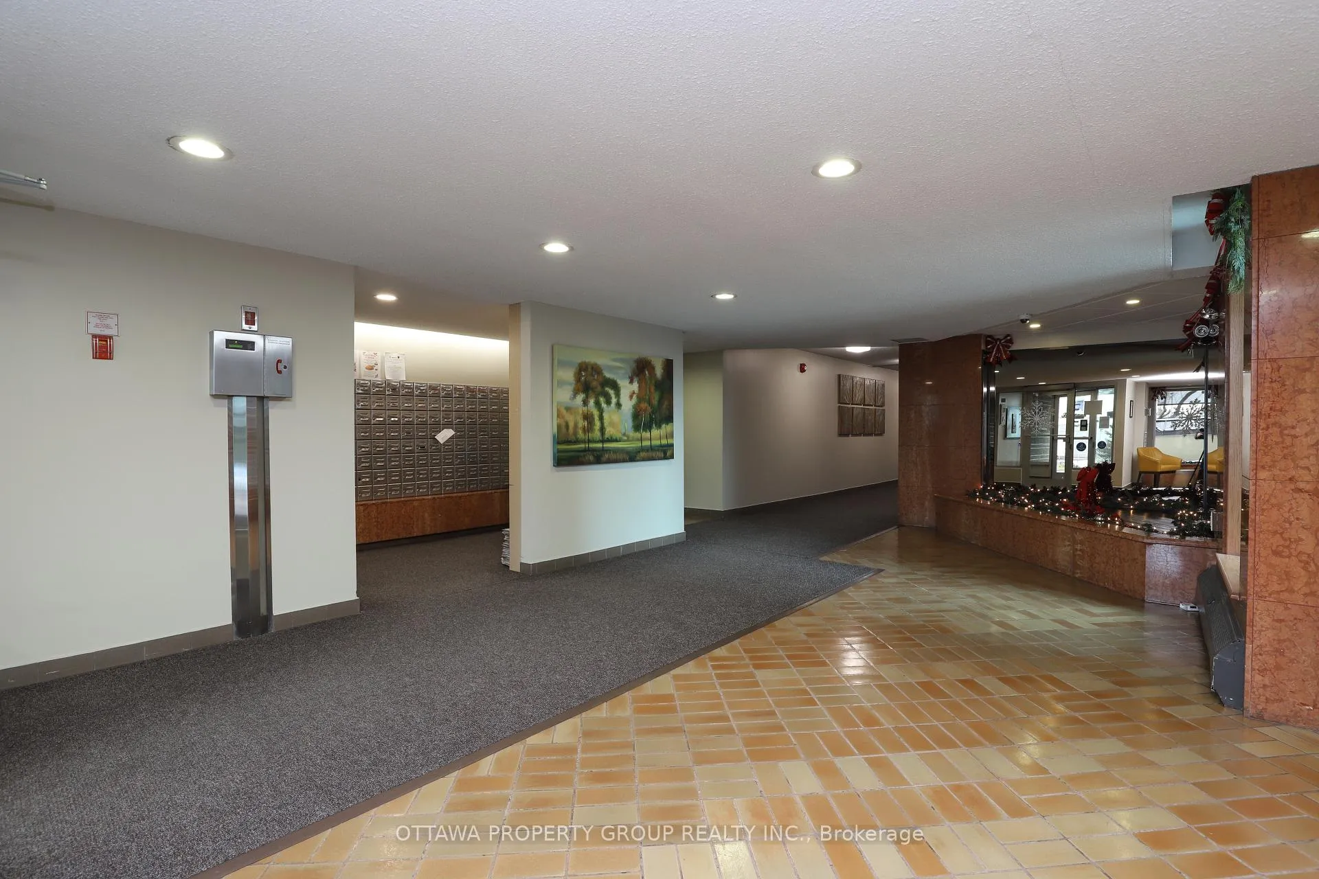 Photo 22 of Unit 416, 555 Brittany Drive, Ottawa, Viscount Alexander Park — HOMEH