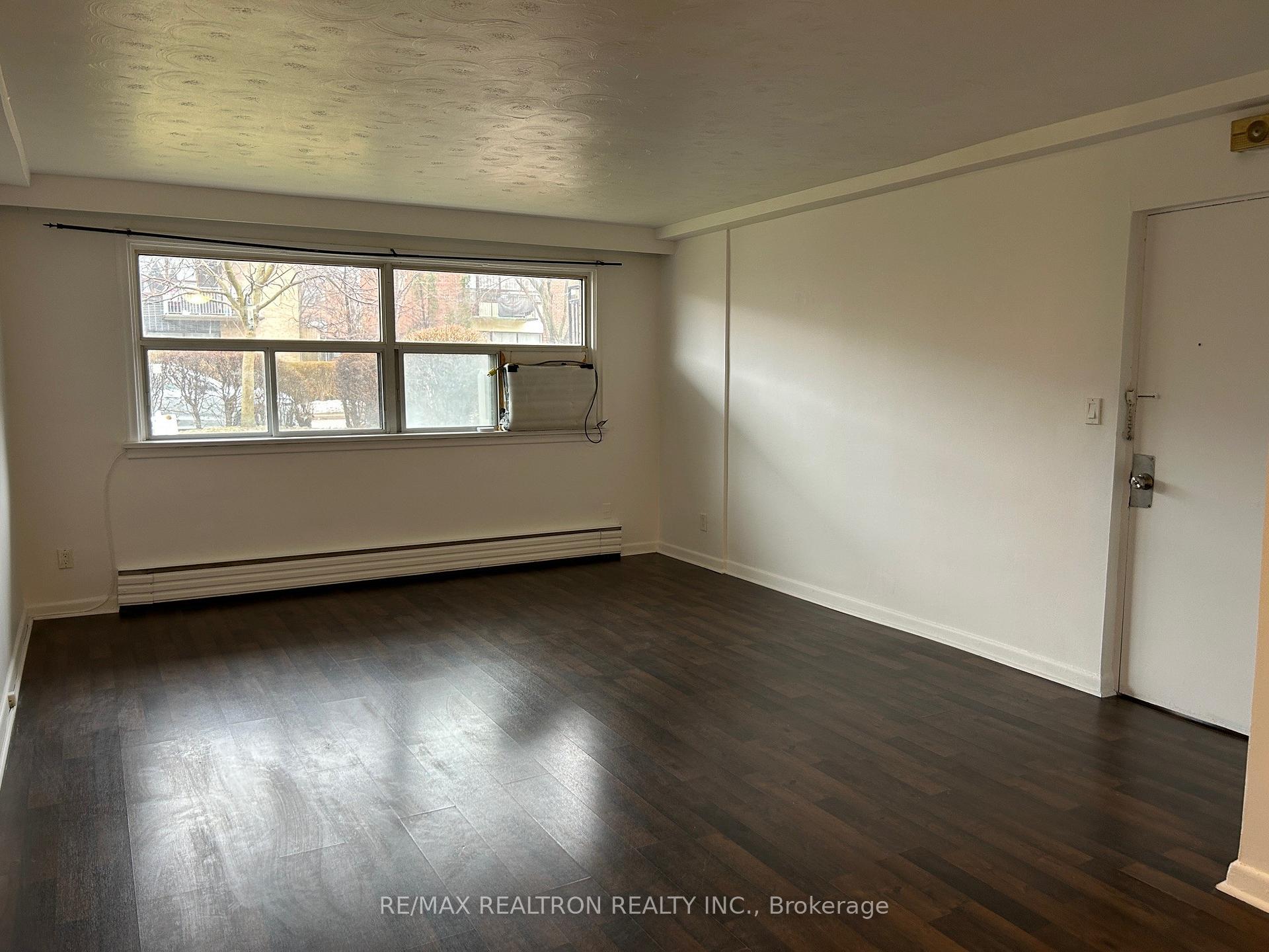 Photo 2 of Unit Unit 1, 20 Meadowbrook Road, Toronto, Englemount-Lawrence — HOMEH