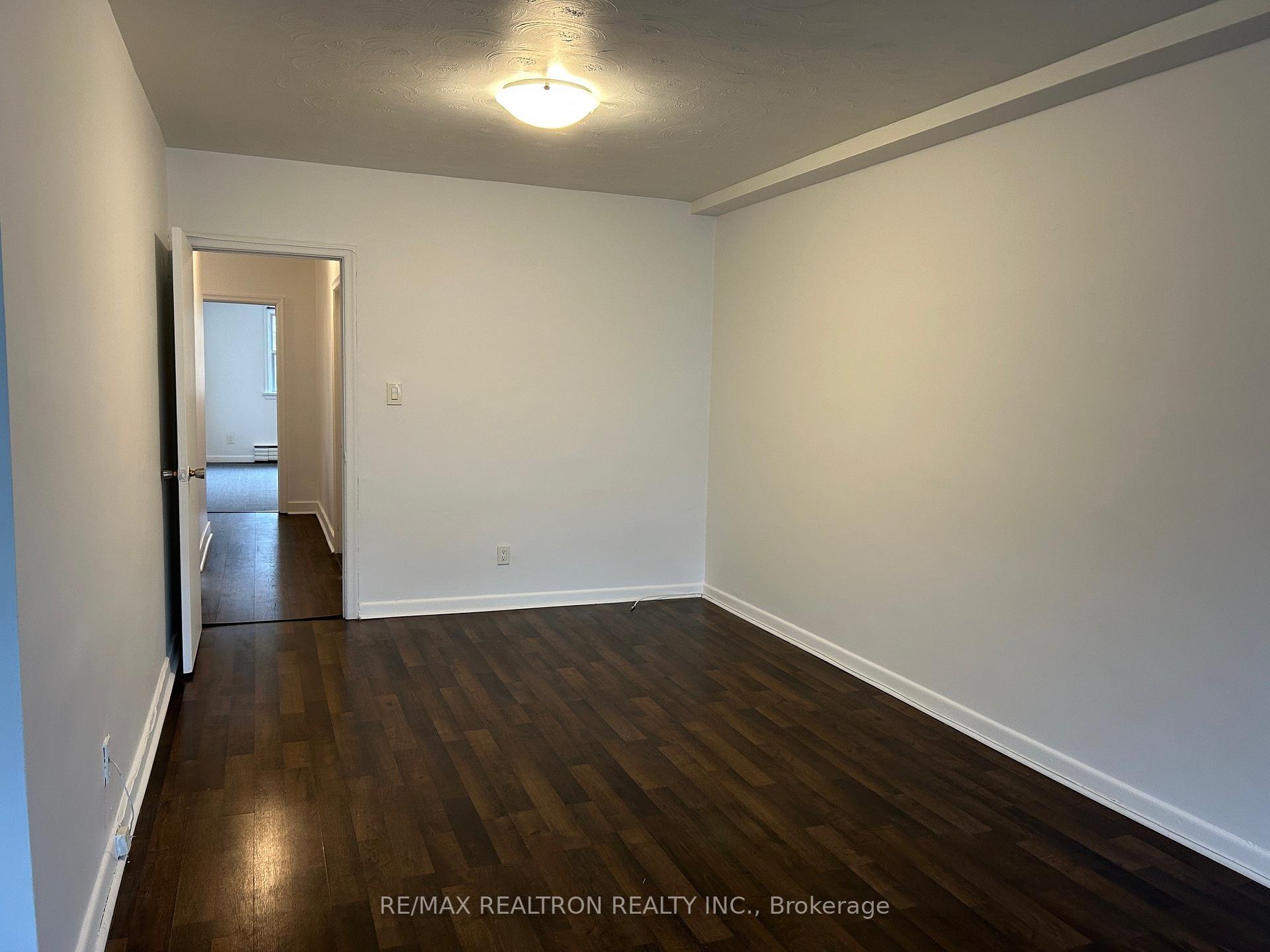 Photo 5 of Unit Unit 1, 20 Meadowbrook Road, Toronto, Englemount-Lawrence — HOMEH