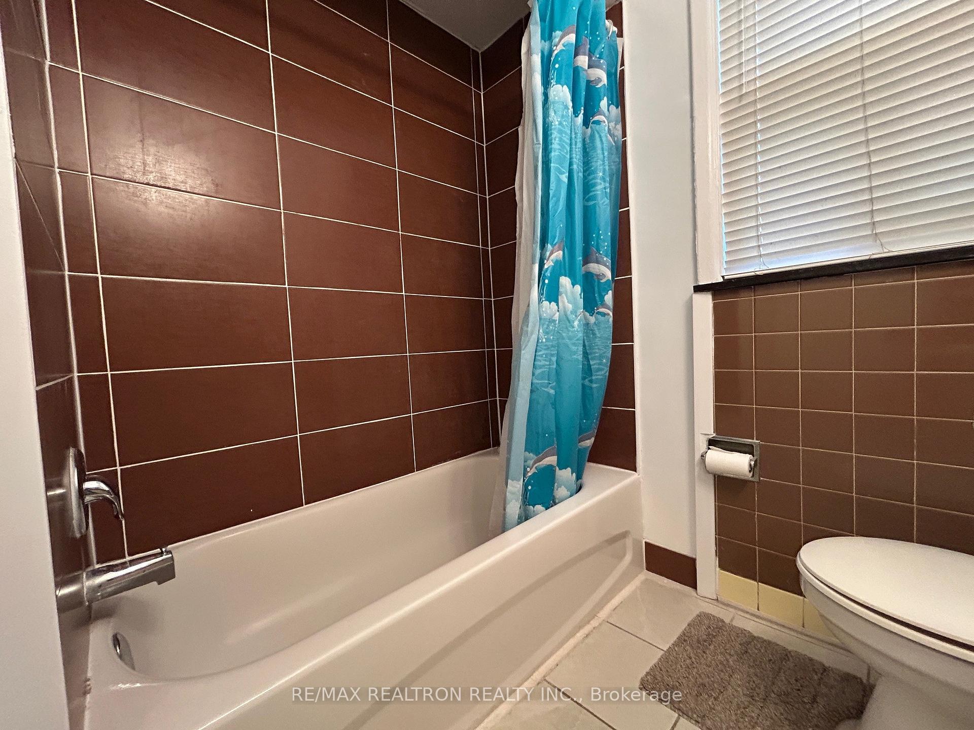 Photo 13 of Unit Unit 1, 20 Meadowbrook Road, Toronto, Englemount-Lawrence — HOMEH