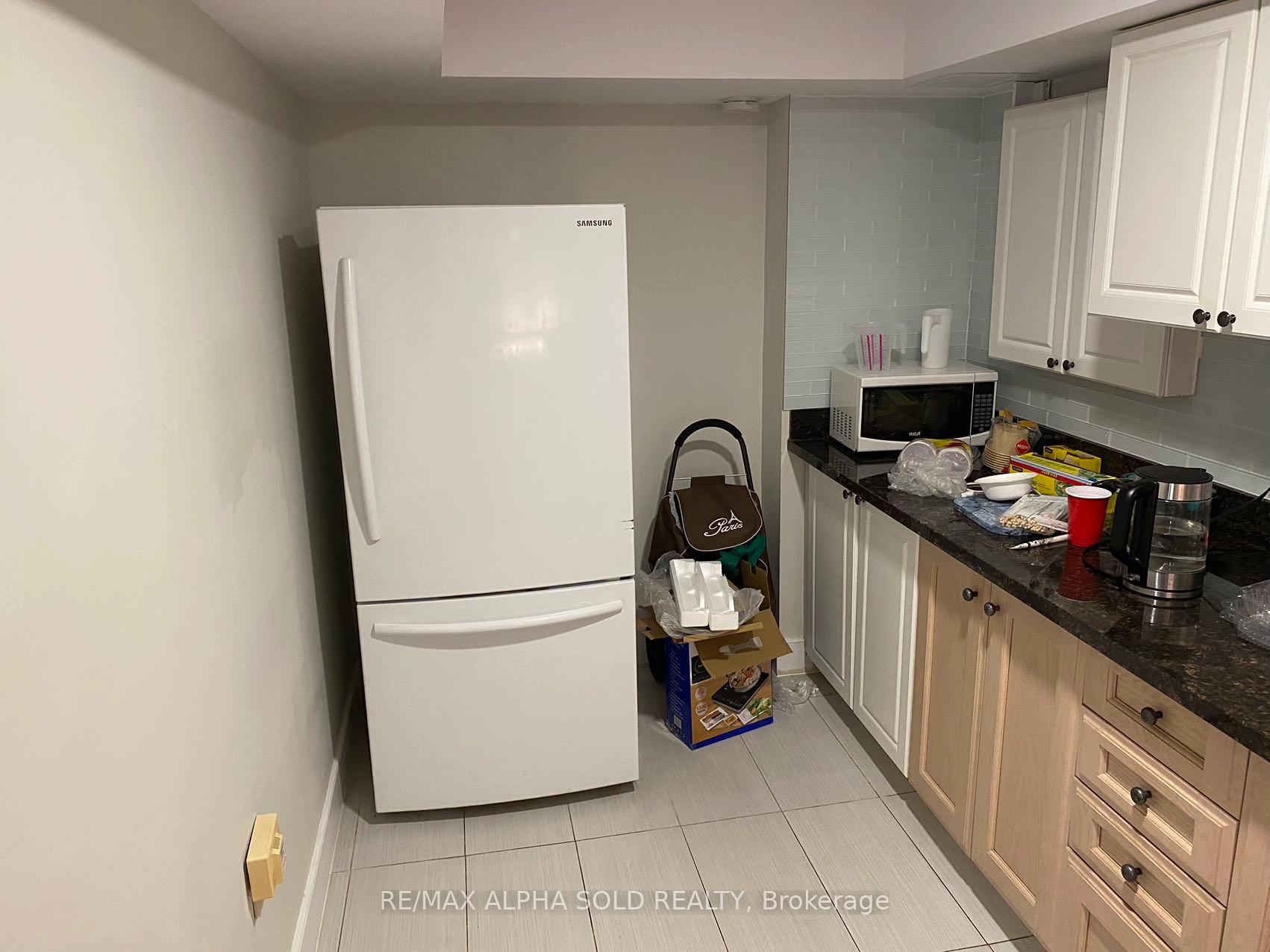 Photo 3 of 97 Chapel Park Square, Scarborough, Steeles — HOMEH