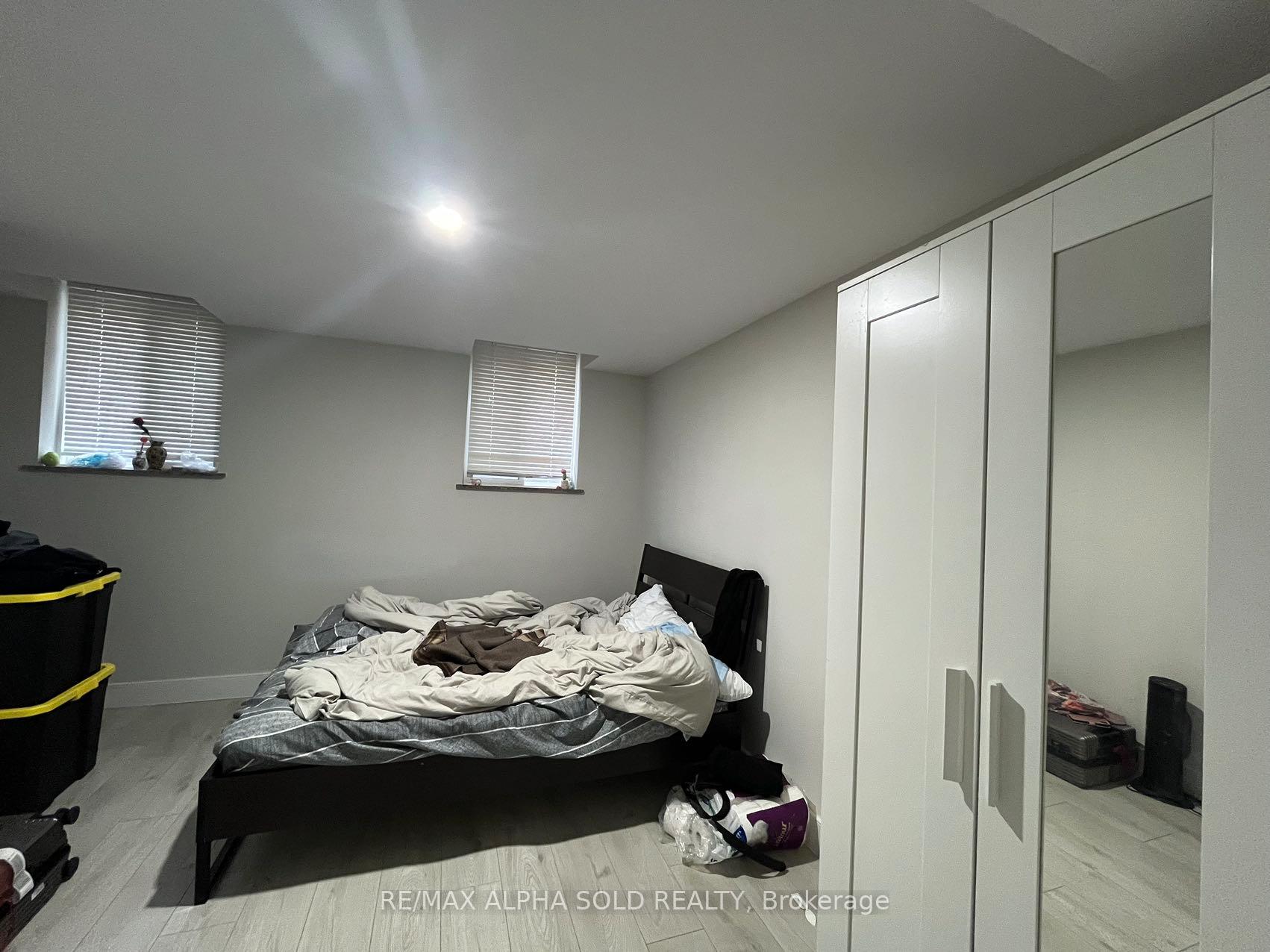 Photo 8 of 97 Chapel Park Square, Scarborough, Steeles — HOMEH