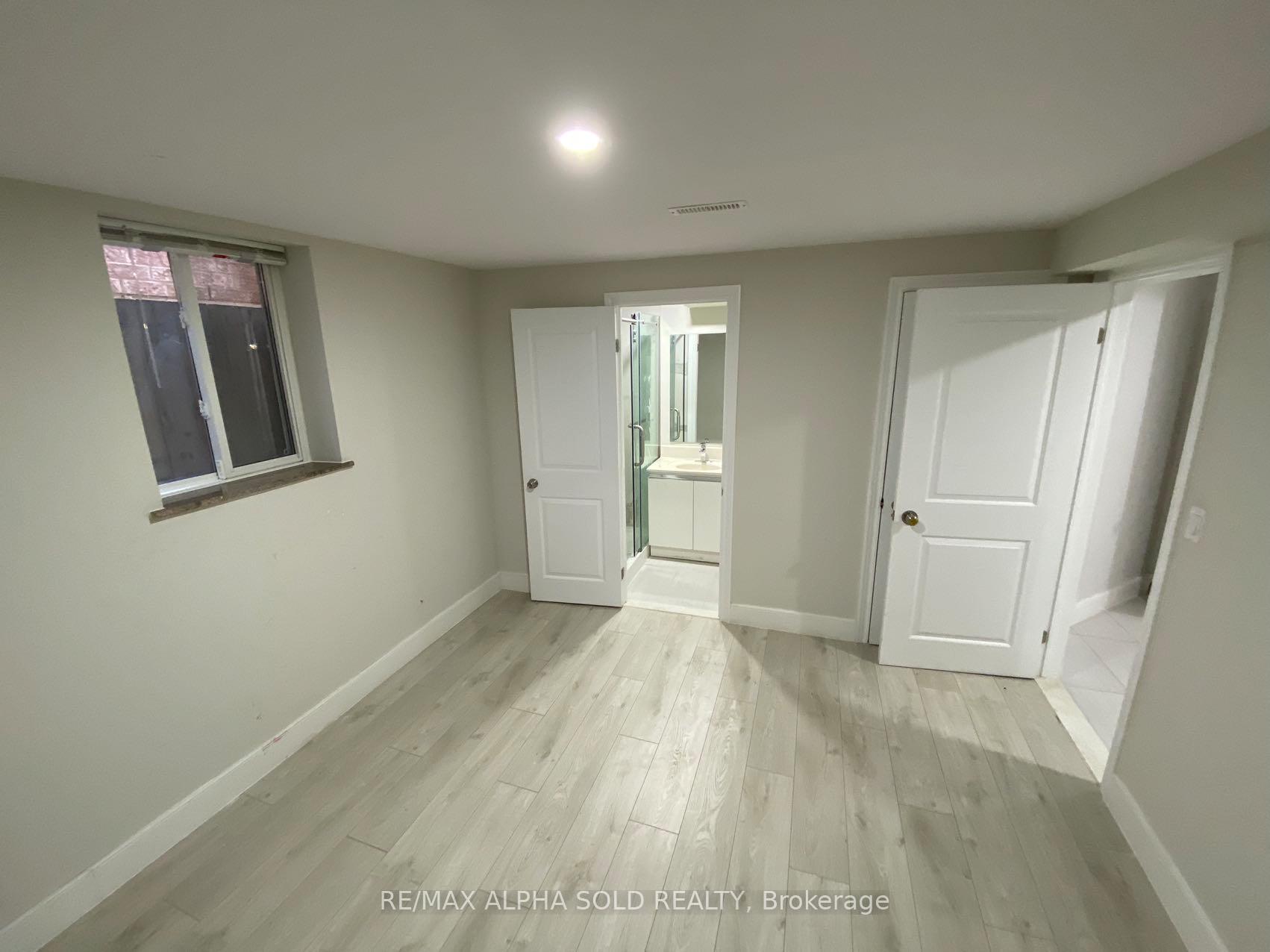 Photo 14 of 97 Chapel Park Square, Scarborough, Steeles — HOMEH